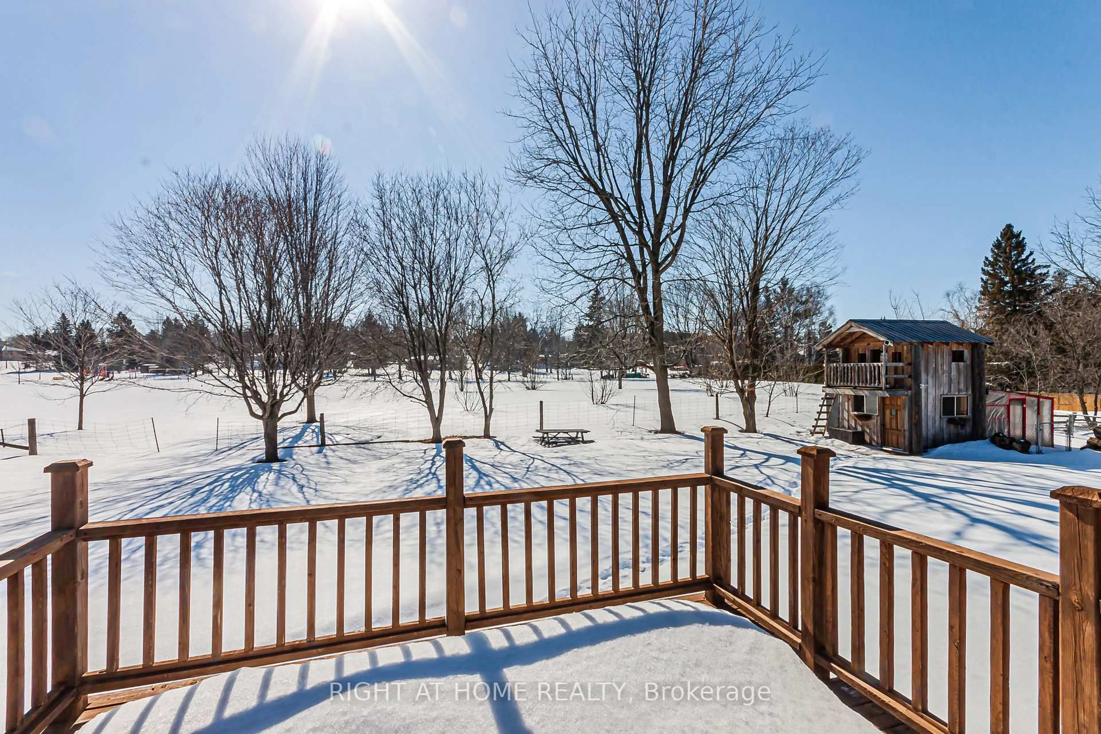 Patio, water/lake/river/ocean view for 709 Regional Rd 13 Rd, Uxbridge Ontario L0C 1C0
