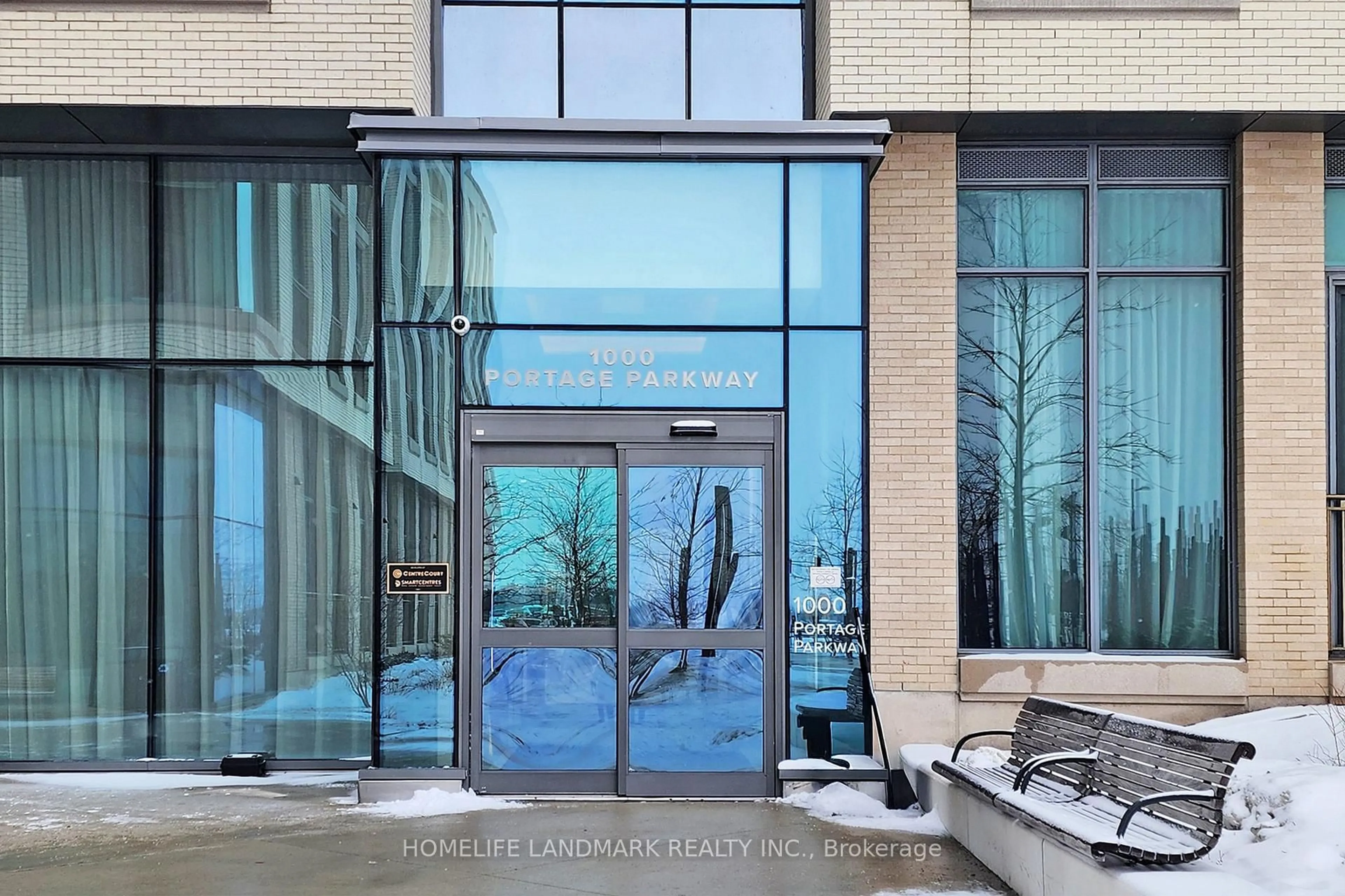 Indoor foyer for 1000 Portgage Pkwy #3207, Vaughan Ontario L4K 0L1