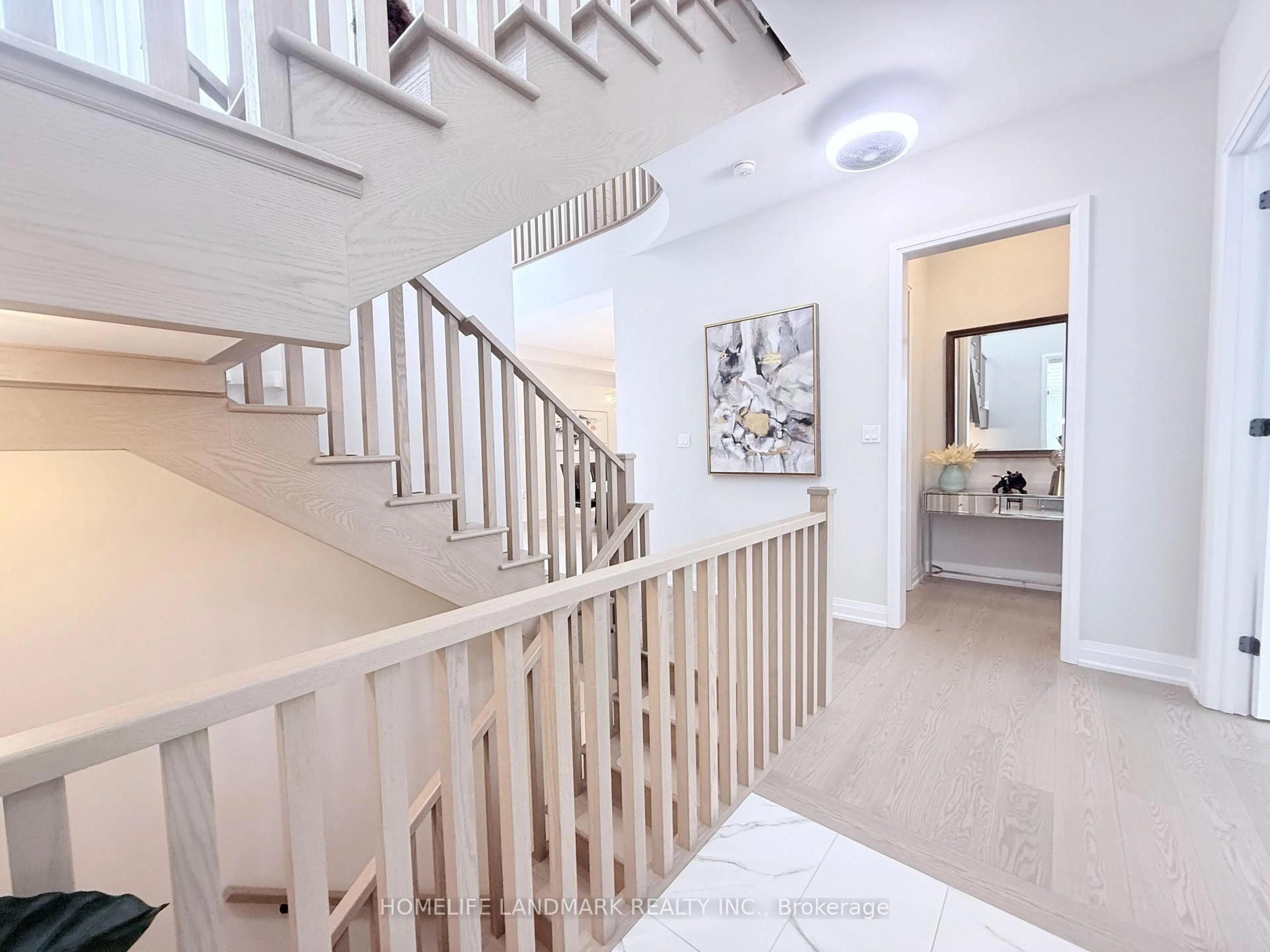 Unknown for 37 Wallace Merchant Crt, Aurora Ontario L4A 4A5