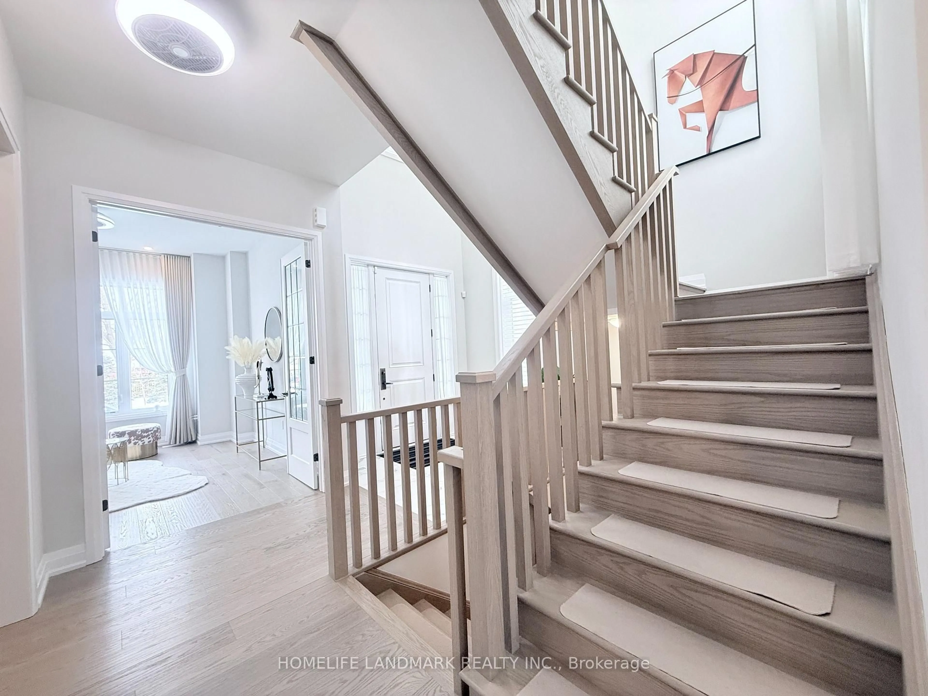 Unknown for 37 Wallace Merchant Crt, Aurora Ontario L4A 4A5