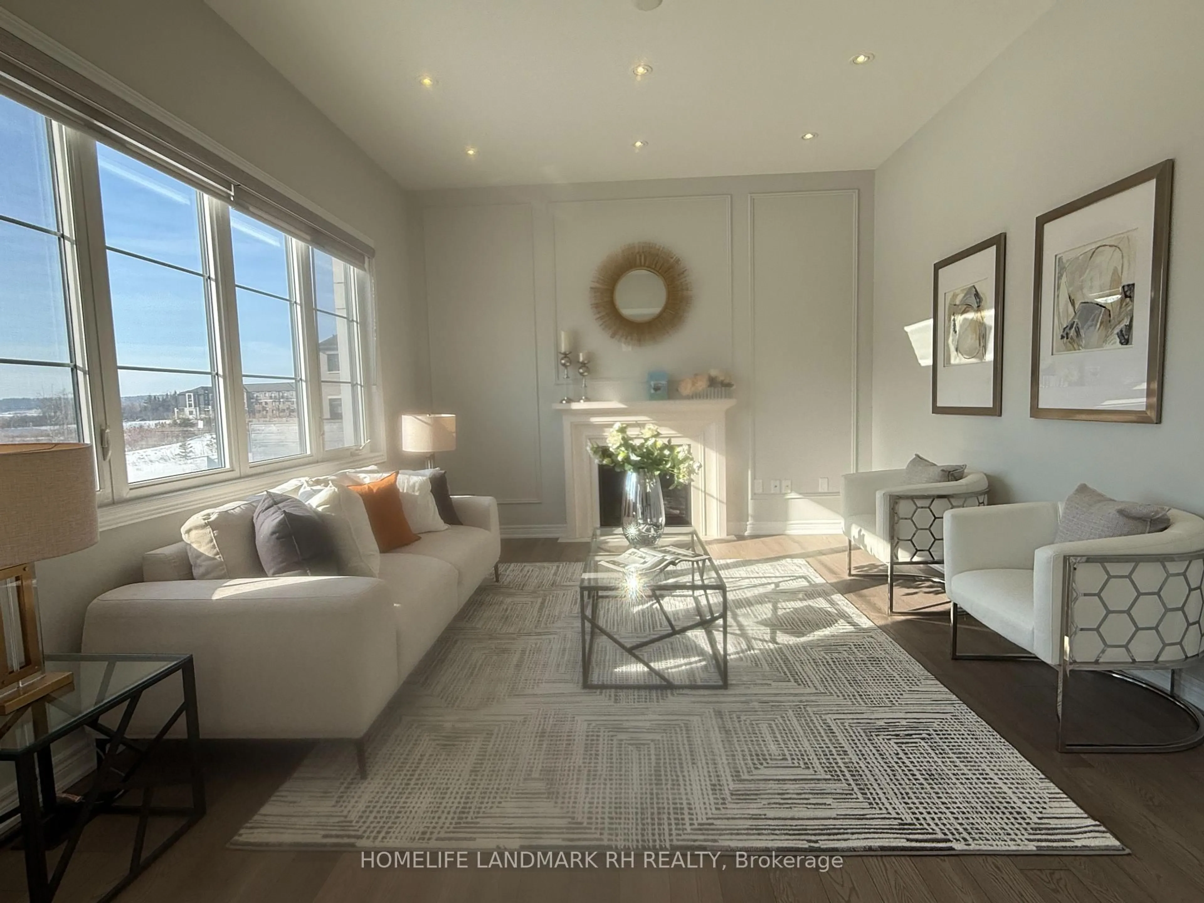 Living room with furniture, unknown for 66 Hilts Dr, Richmond Hill Ontario L4S 0H8