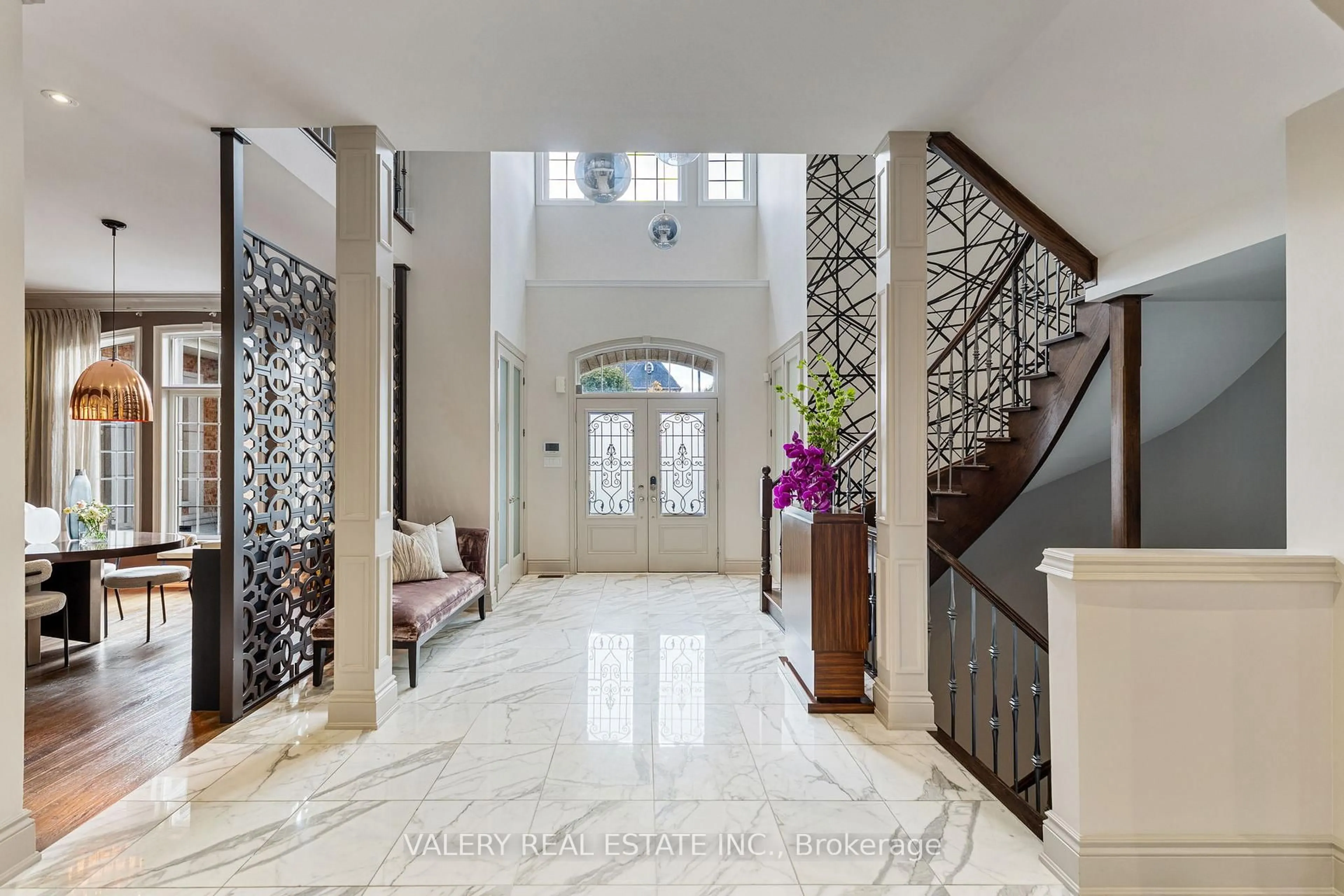 Indoor foyer for 211 Grand Vellore Cres, Vaughan Ontario L4H 0N9