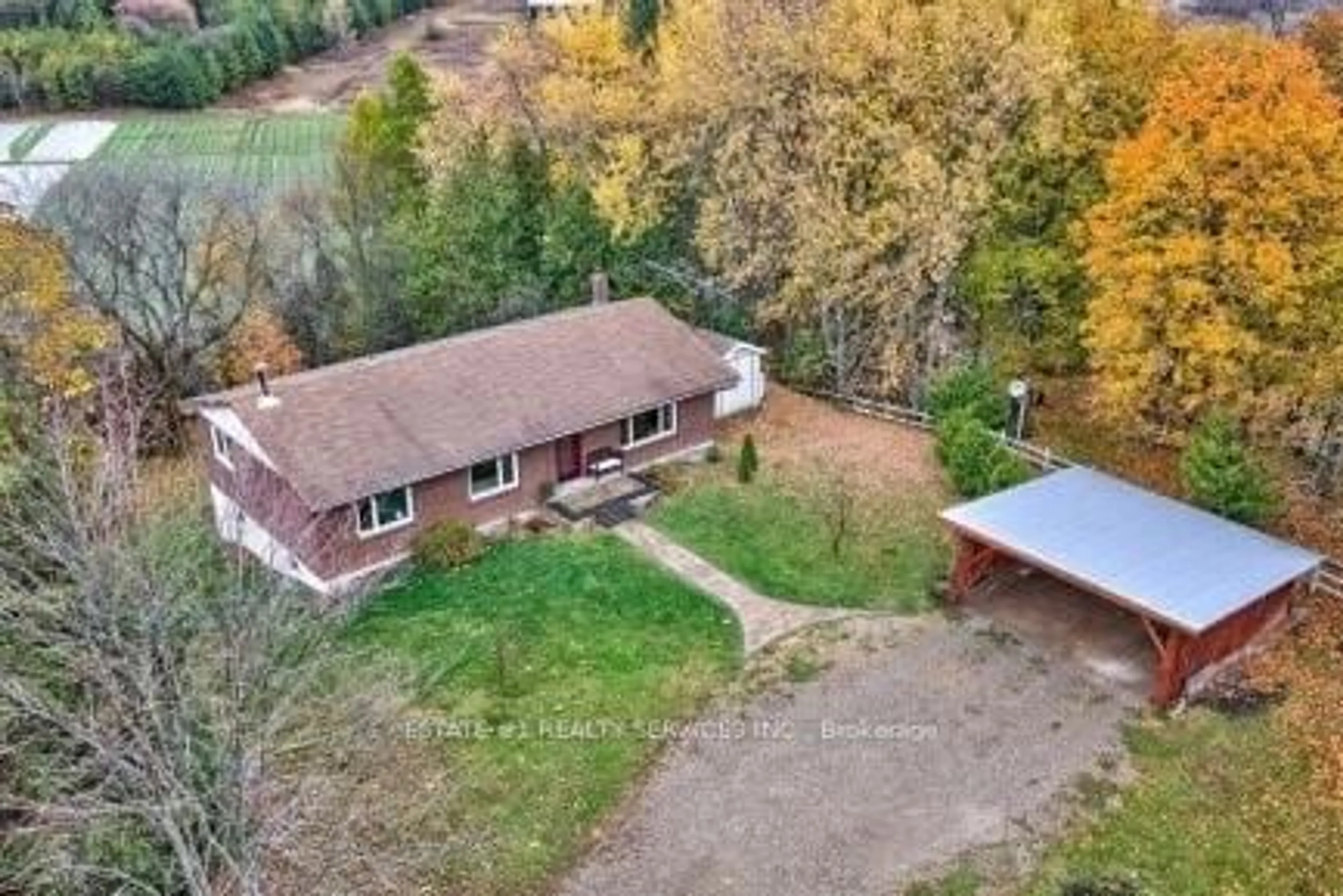A pic from outside/outdoor area/front of a property/back of a property/a pic from drone, unknown for 5464 6th Line, New Tecumseth Ontario L0G 1W0