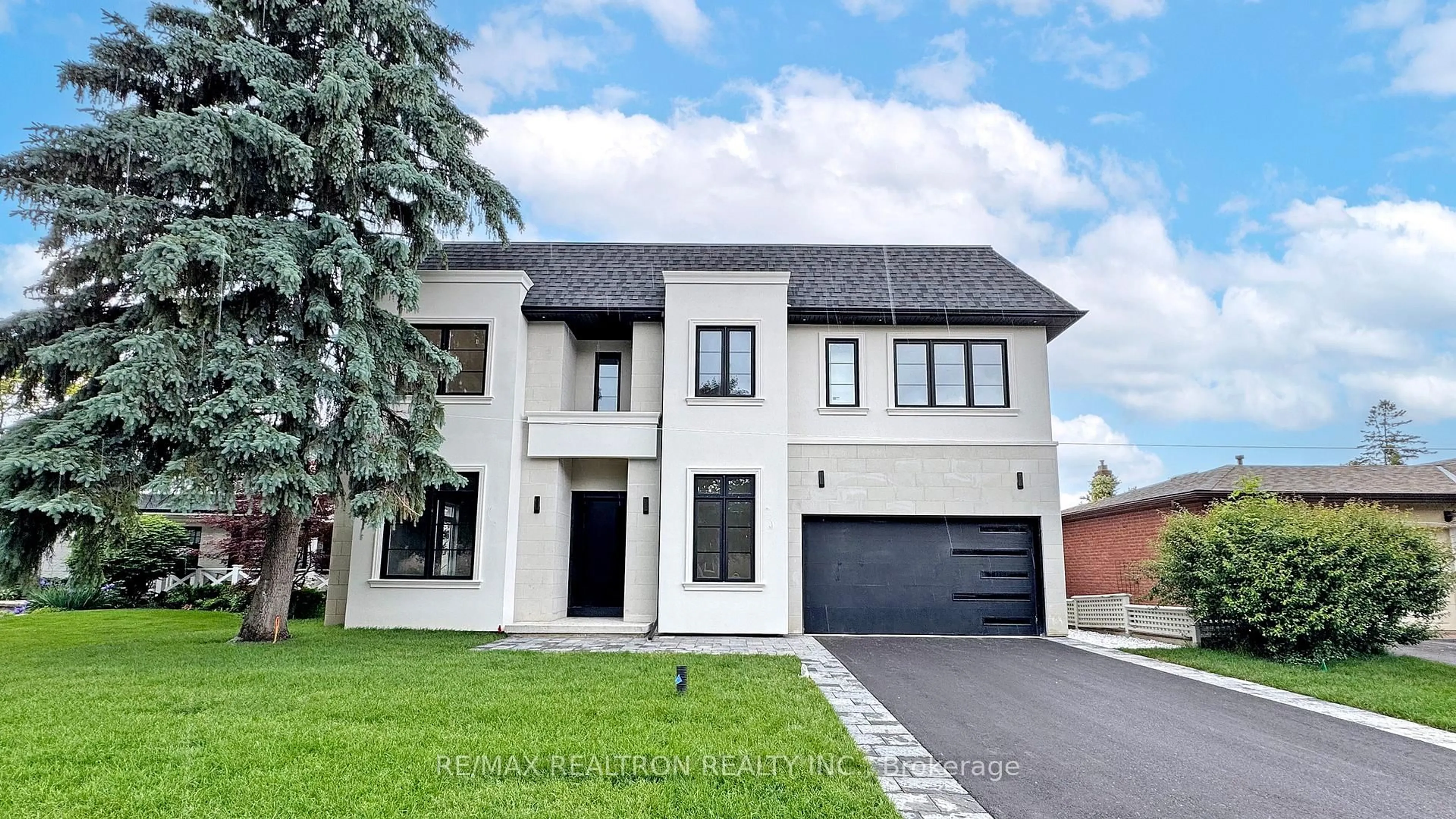 Home with brick exterior material, street for 32 Cossar Dr, Aurora Ontario L4G 3N8