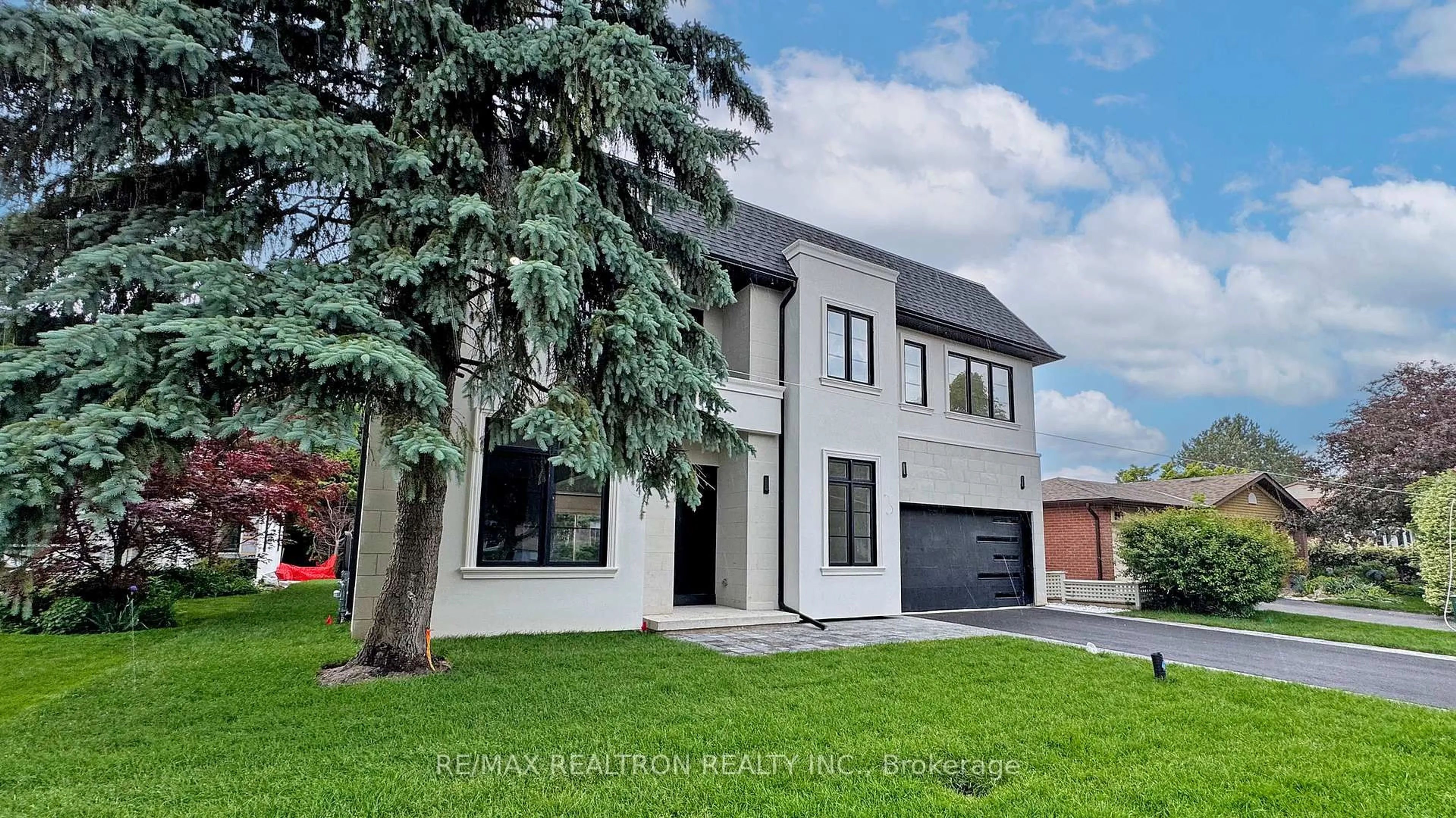 Home with brick exterior material, street for 32 Cossar Dr, Aurora Ontario L4G 3N8