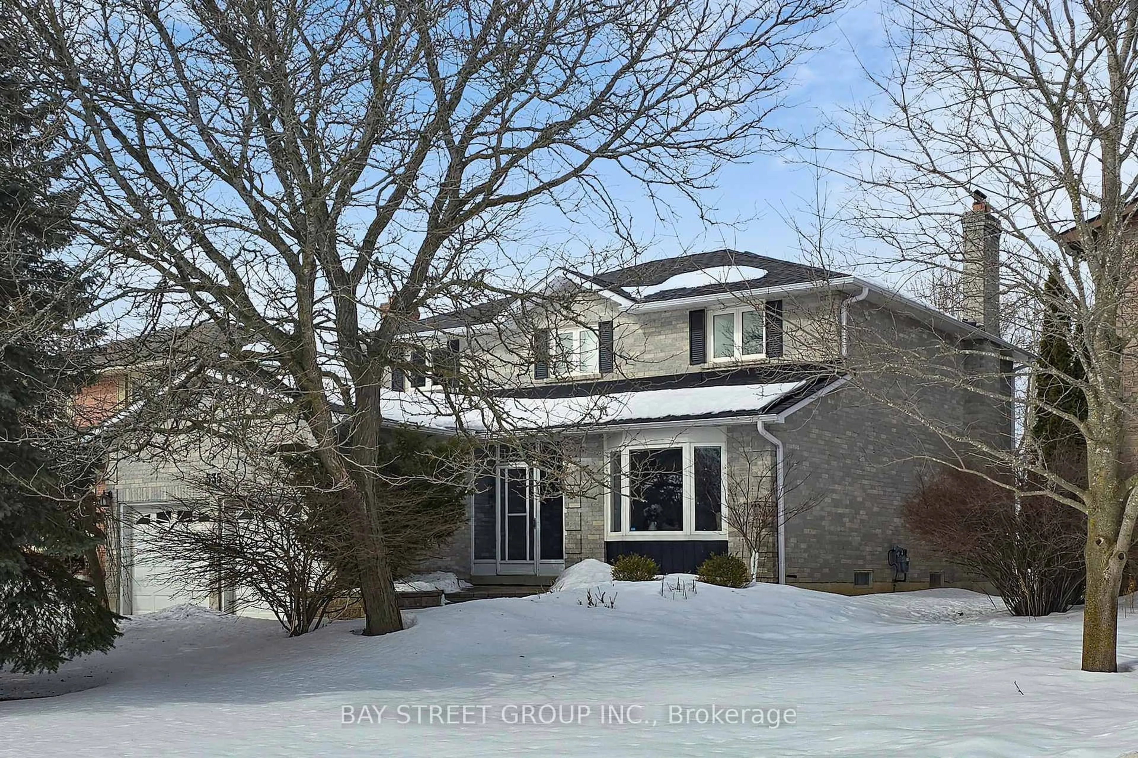 Home with brick exterior material, street for 535 Malvern Cres, Newmarket Ontario L3Y 7L7