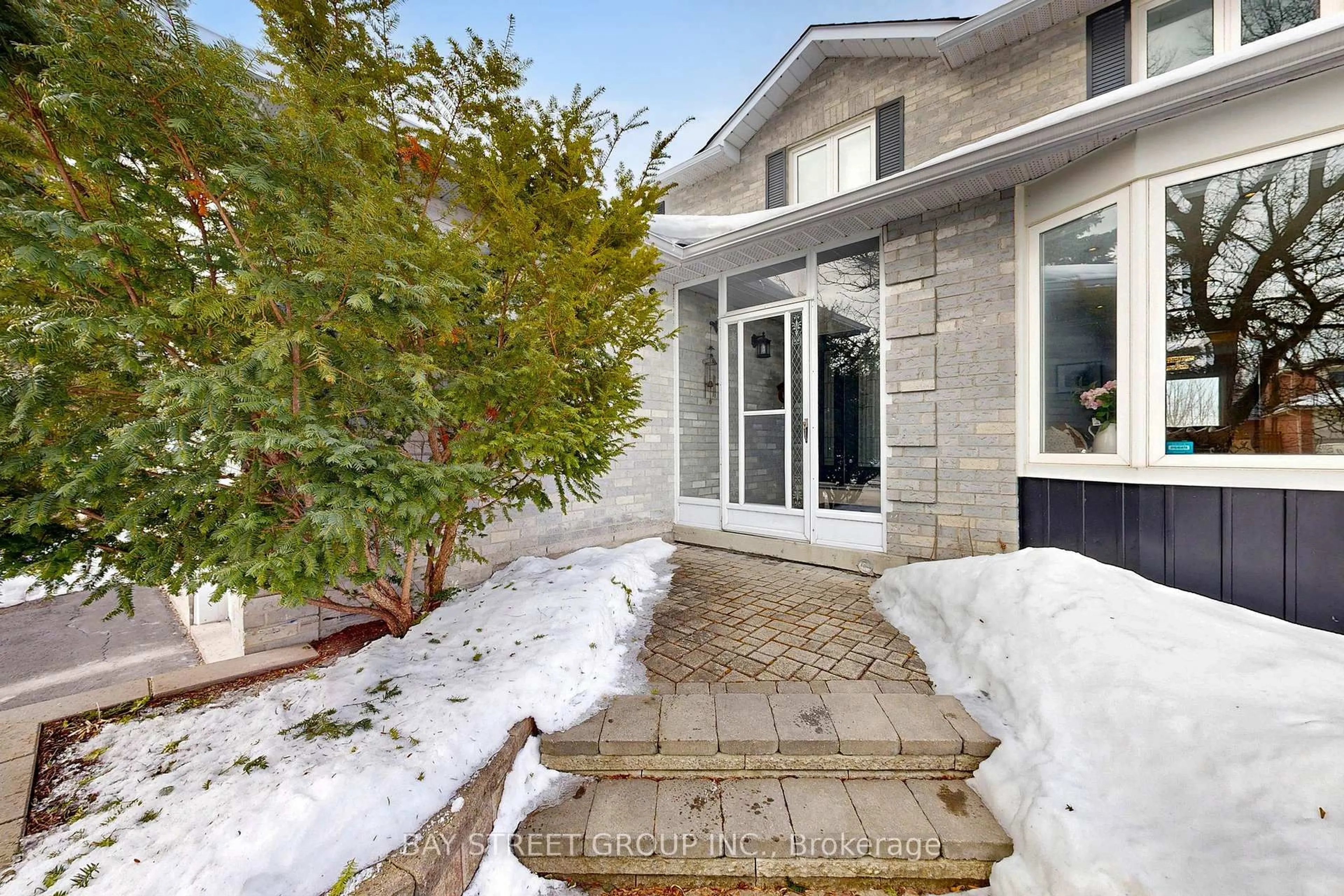 Unknown for 535 Malvern Cres, Newmarket Ontario L3Y 7L7