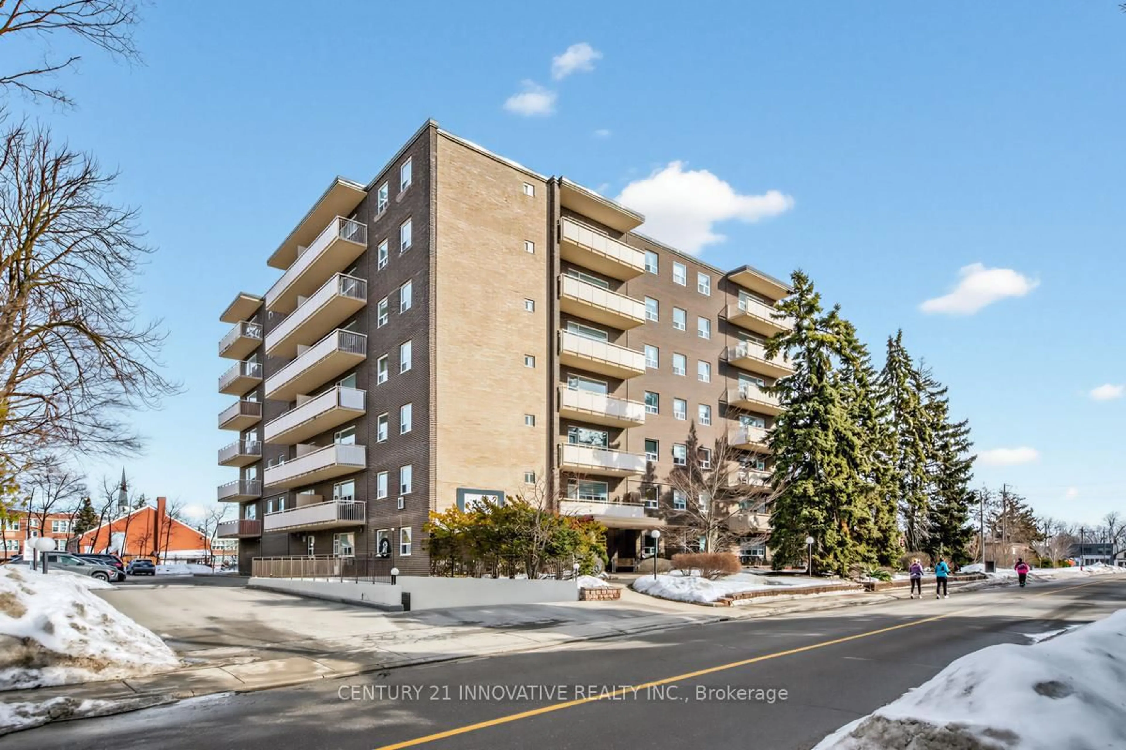 A pic from outside/outdoor area/front of a property/back of a property/a pic from drone, building for 67 Richmond St #504, Richmond Hill Ontario L4C 3Y3