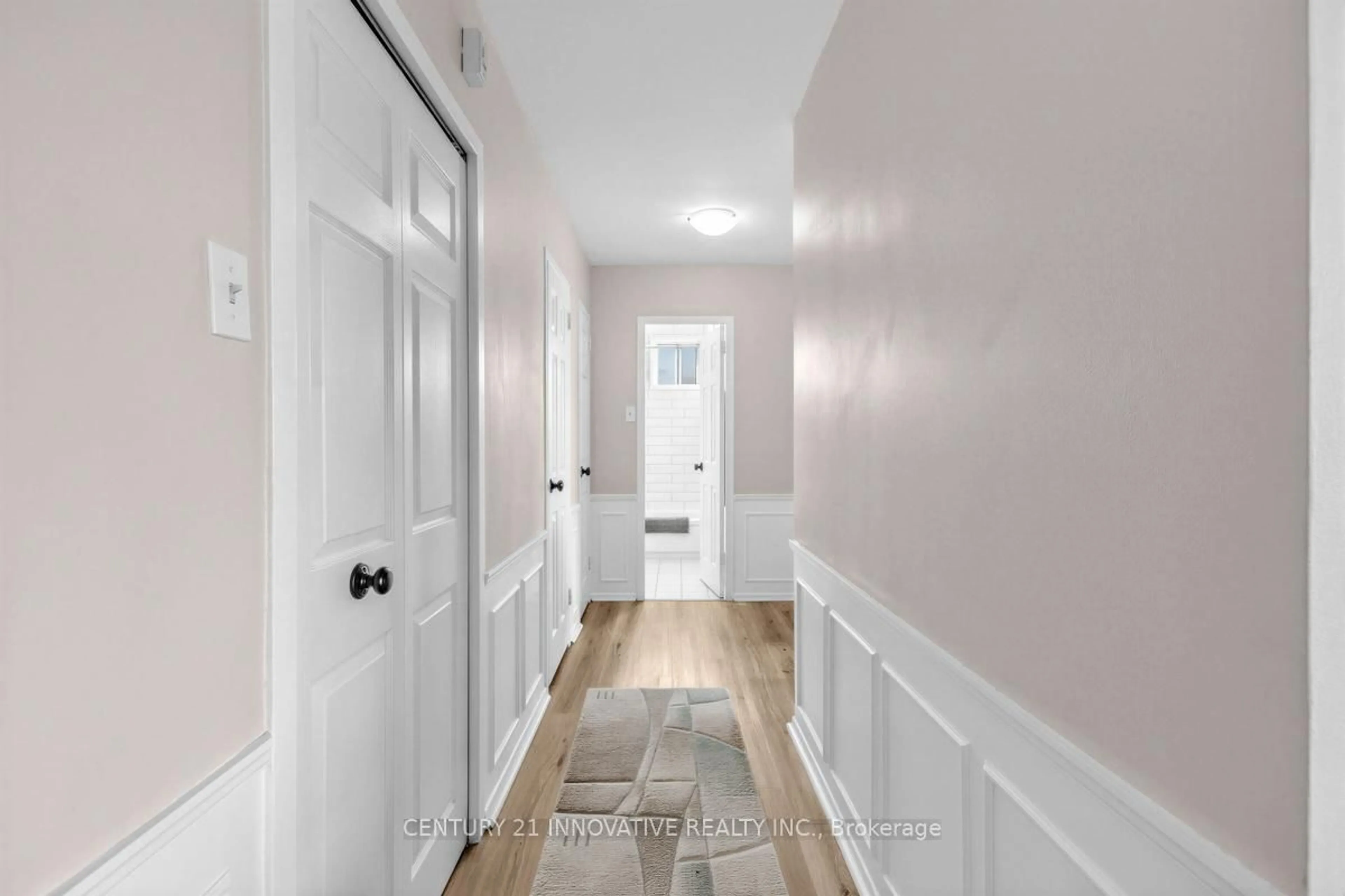 Indoor entryway for 67 Richmond St #504, Richmond Hill Ontario L4C 3Y3