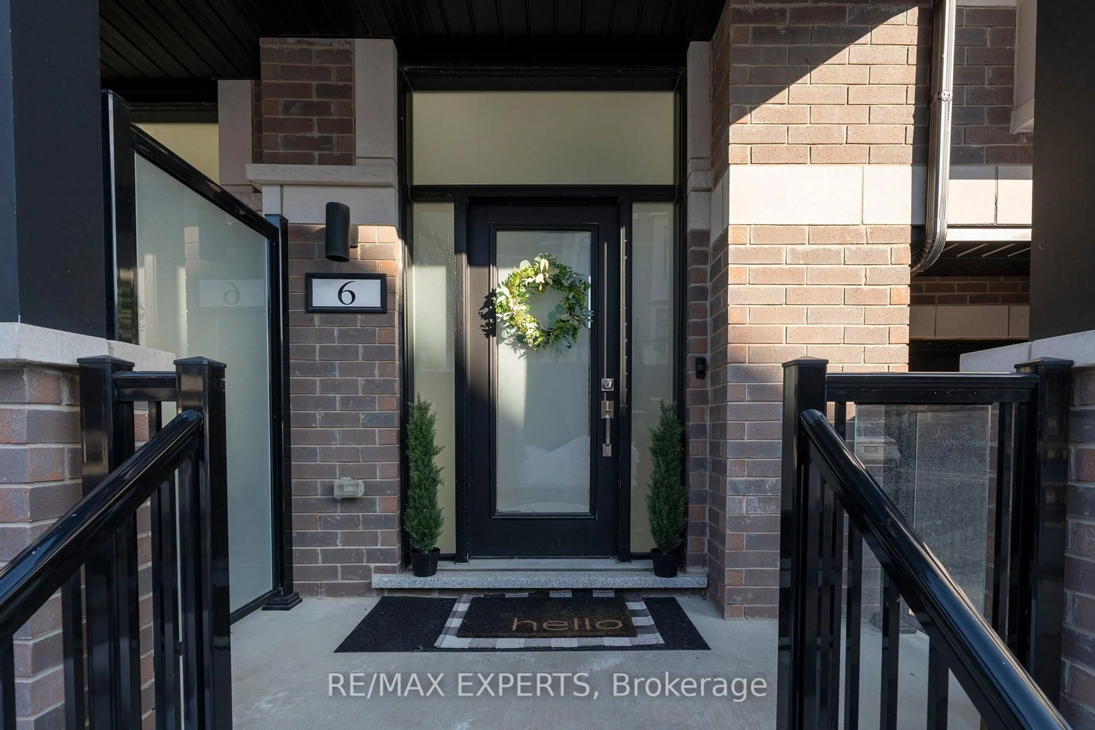 Indoor entryway for 6 Hughes Lane, New Tecumseth Ontario L0G 1W0