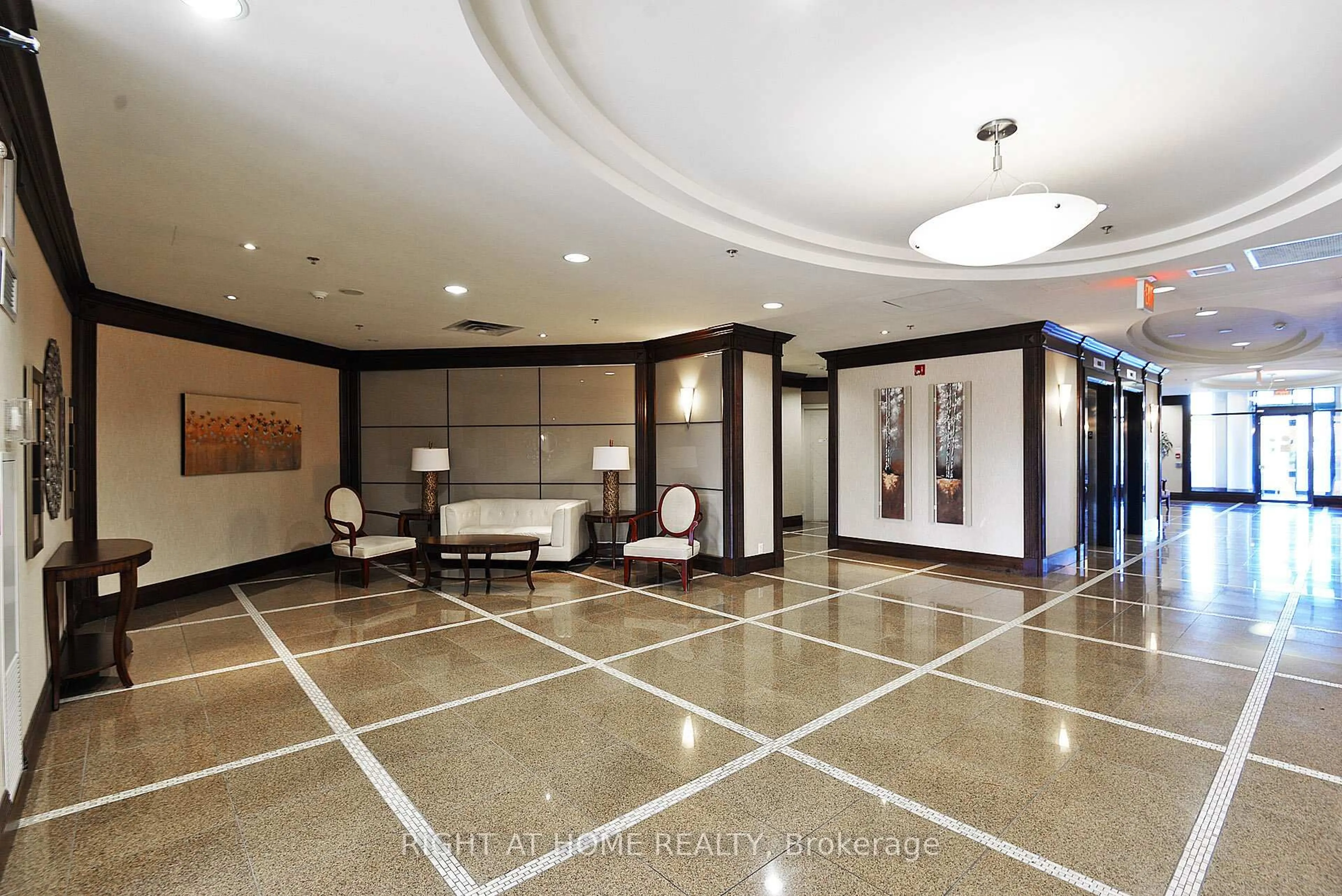 Lobby for 18 Harding Blvd, Richmond Hill Ontario L4C 0T3