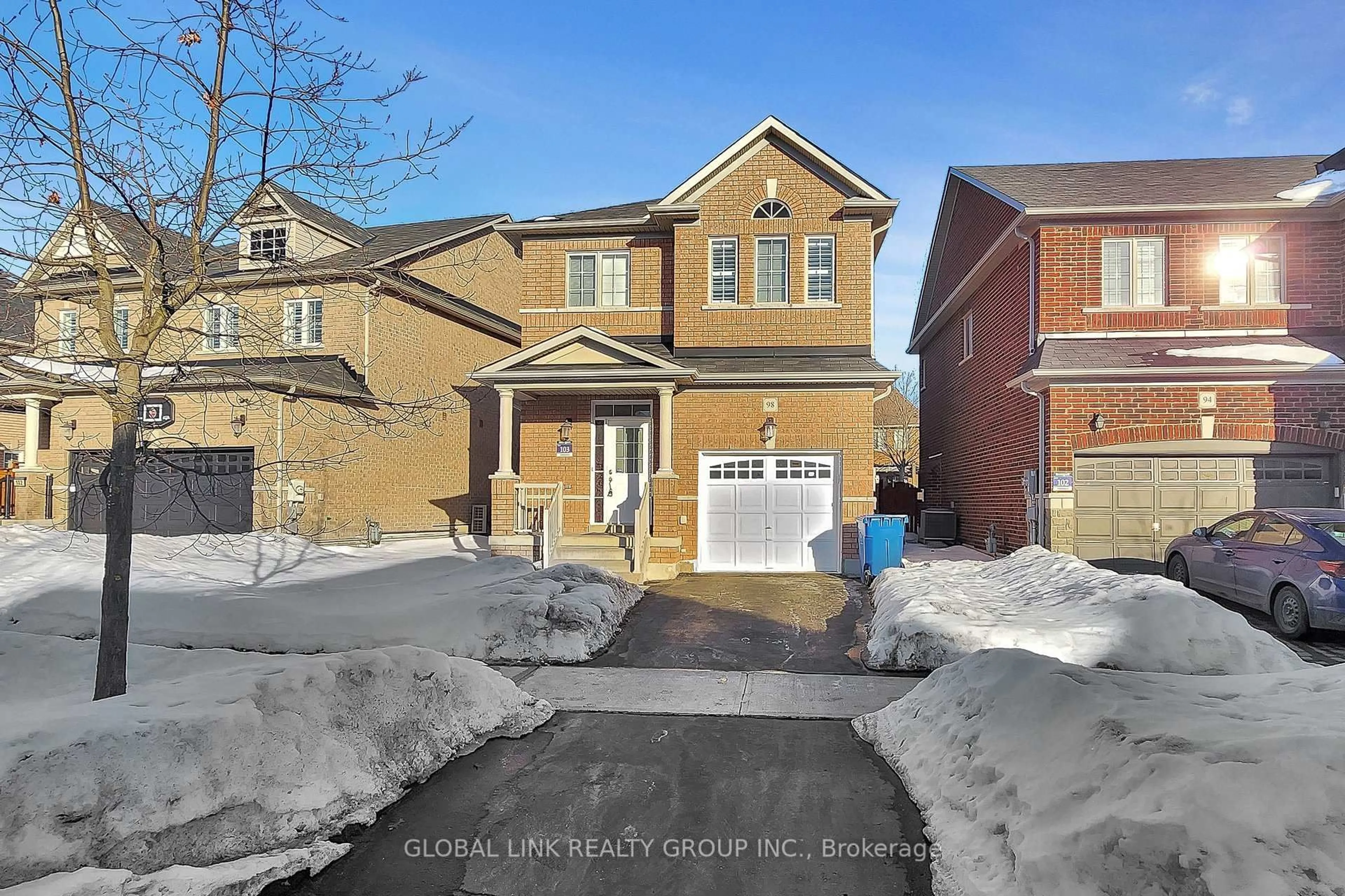 Home with brick exterior material, street for 98 wilf morden Rd, Whitchurch-Stouffville Ontario L4A 0K1