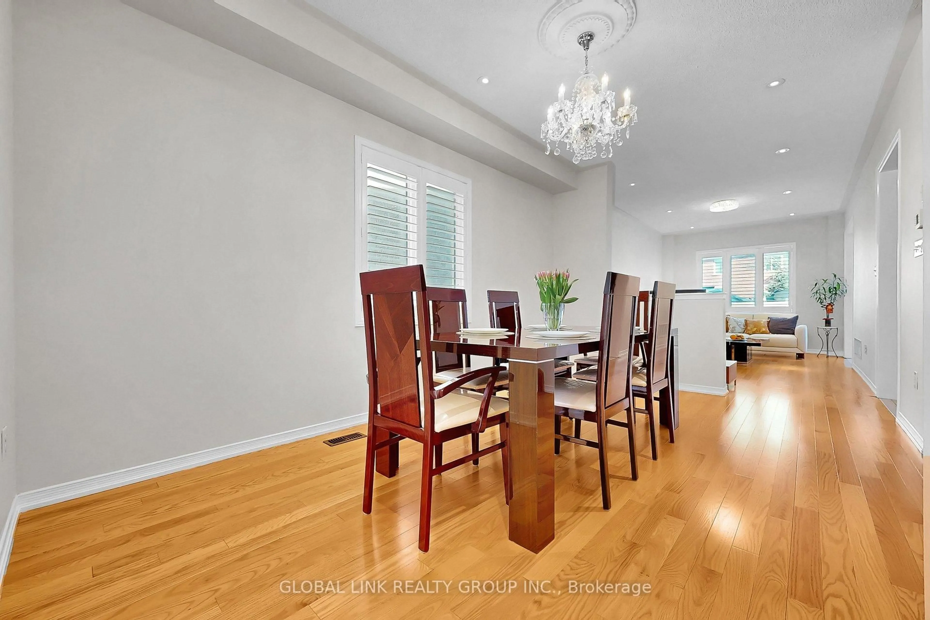 Dining room, wood/laminate floor for 98 wilf morden Rd, Whitchurch-Stouffville Ontario L4A 0K1