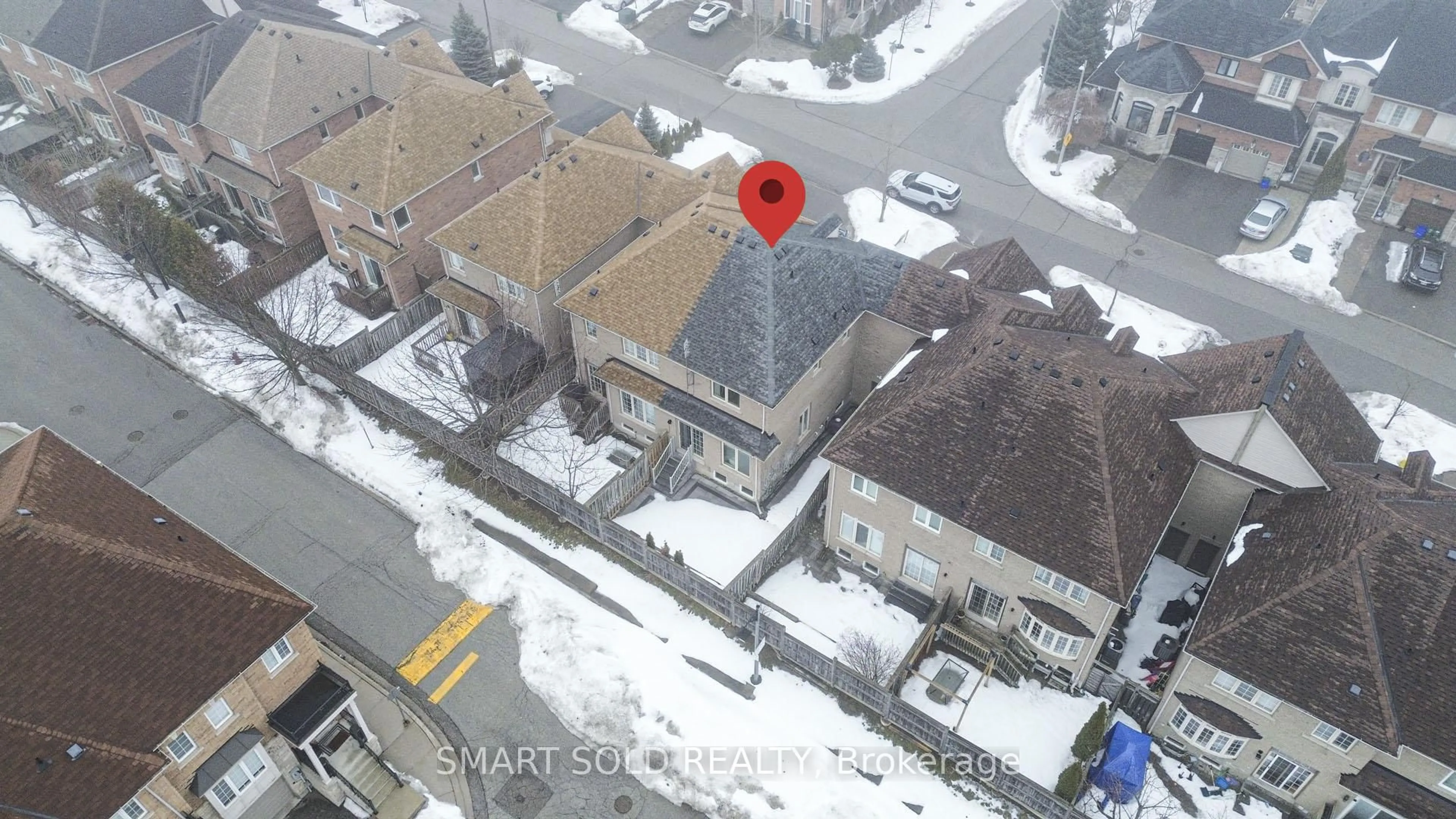 A pic from outside/outdoor area/front of a property/back of a property/a pic from drone, street for 16 Gauguin Ave, Vaughan Ontario L4J 9J7