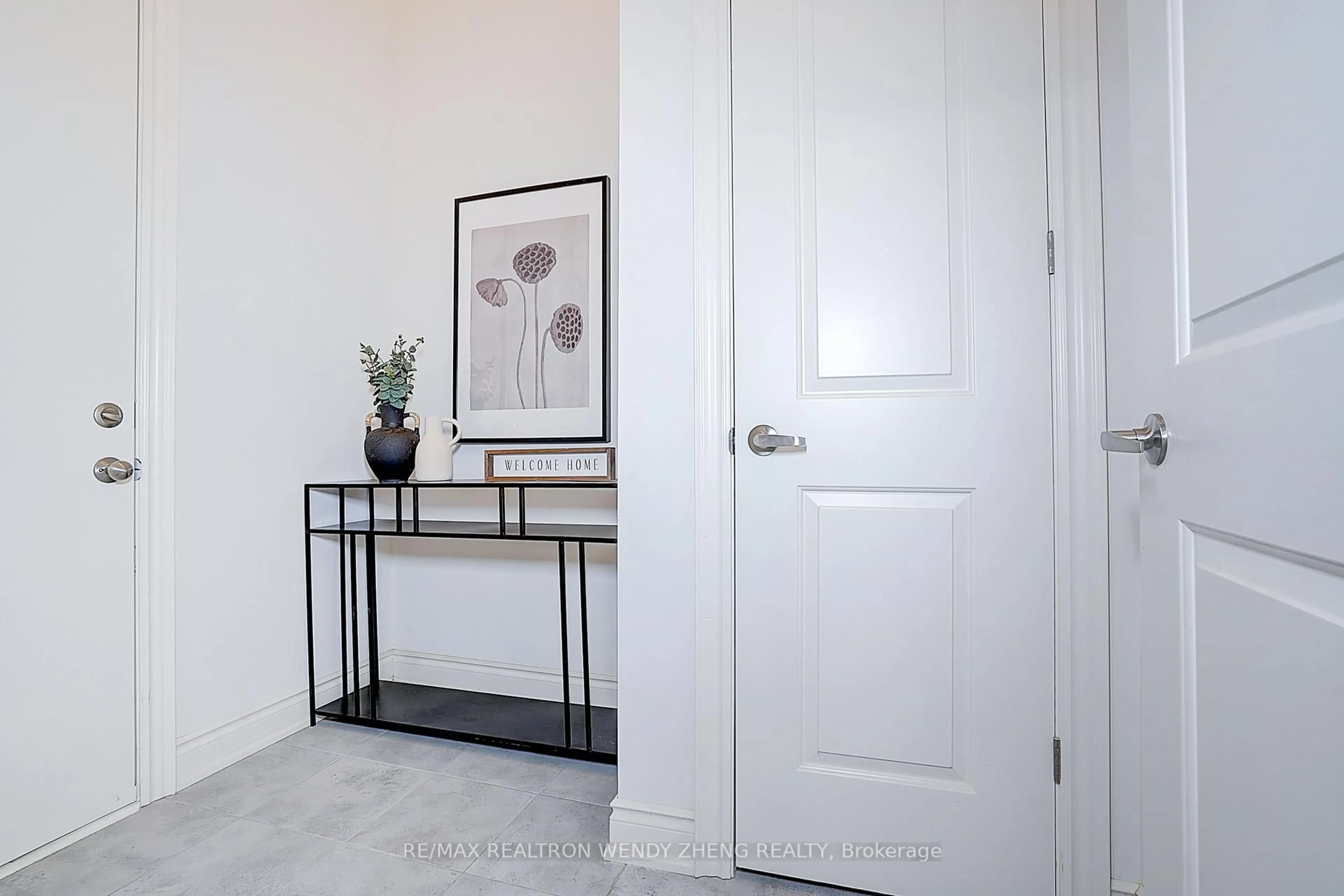 Indoor entryway for 72 Current Dr, Richmond Hill Ontario L4S 0M9