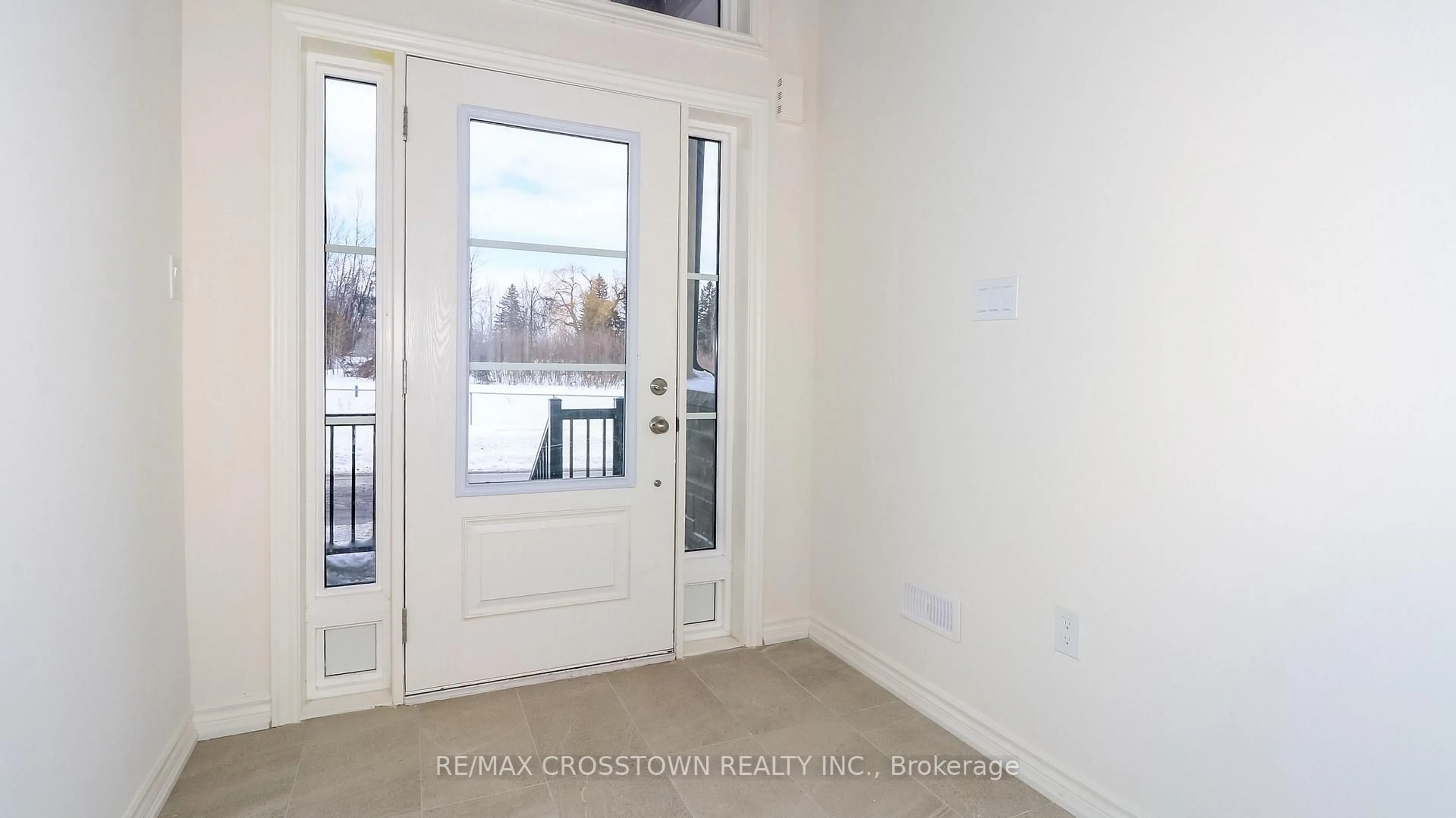 Indoor entryway for 1227 Corm St #(Unit 6), Innisfil Ontario L9S 4T9