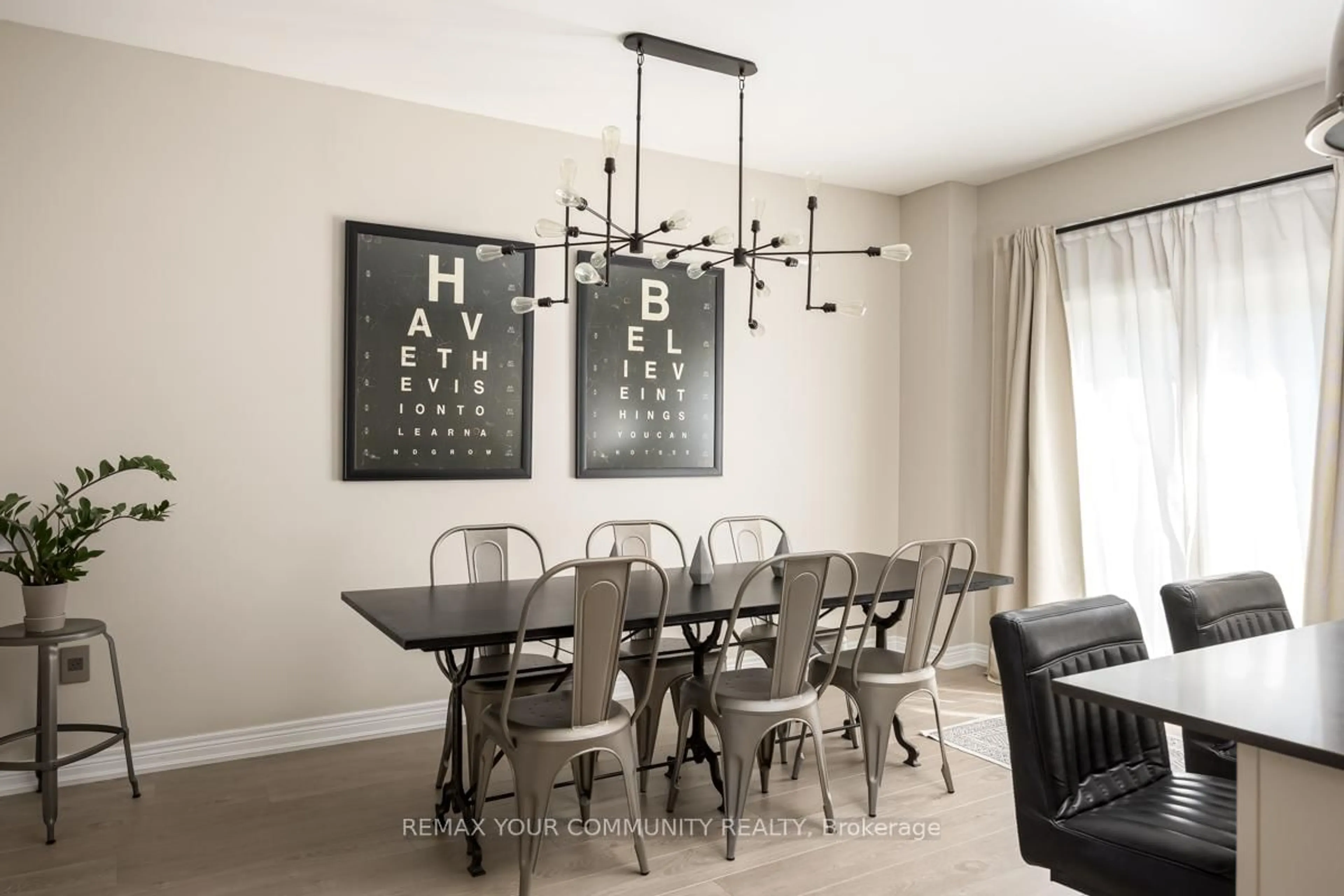 Dining room, unknown for 49 Matthewson Ave, Bradford West Gwillimbury Ontario L3Z 0P3