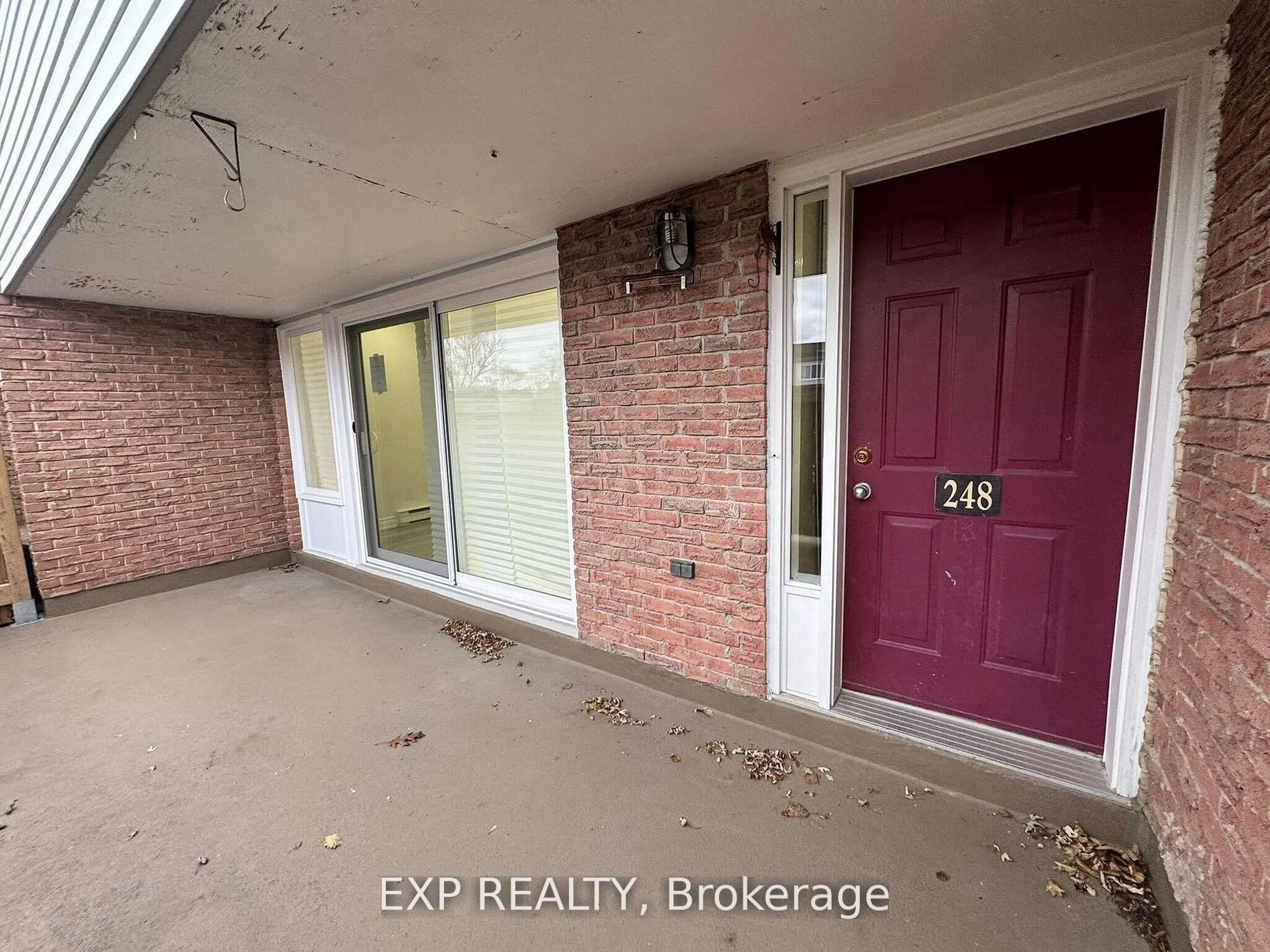 Indoor entryway for 248 Milestone Cres #120, Aurora Ontario L4G 3M2