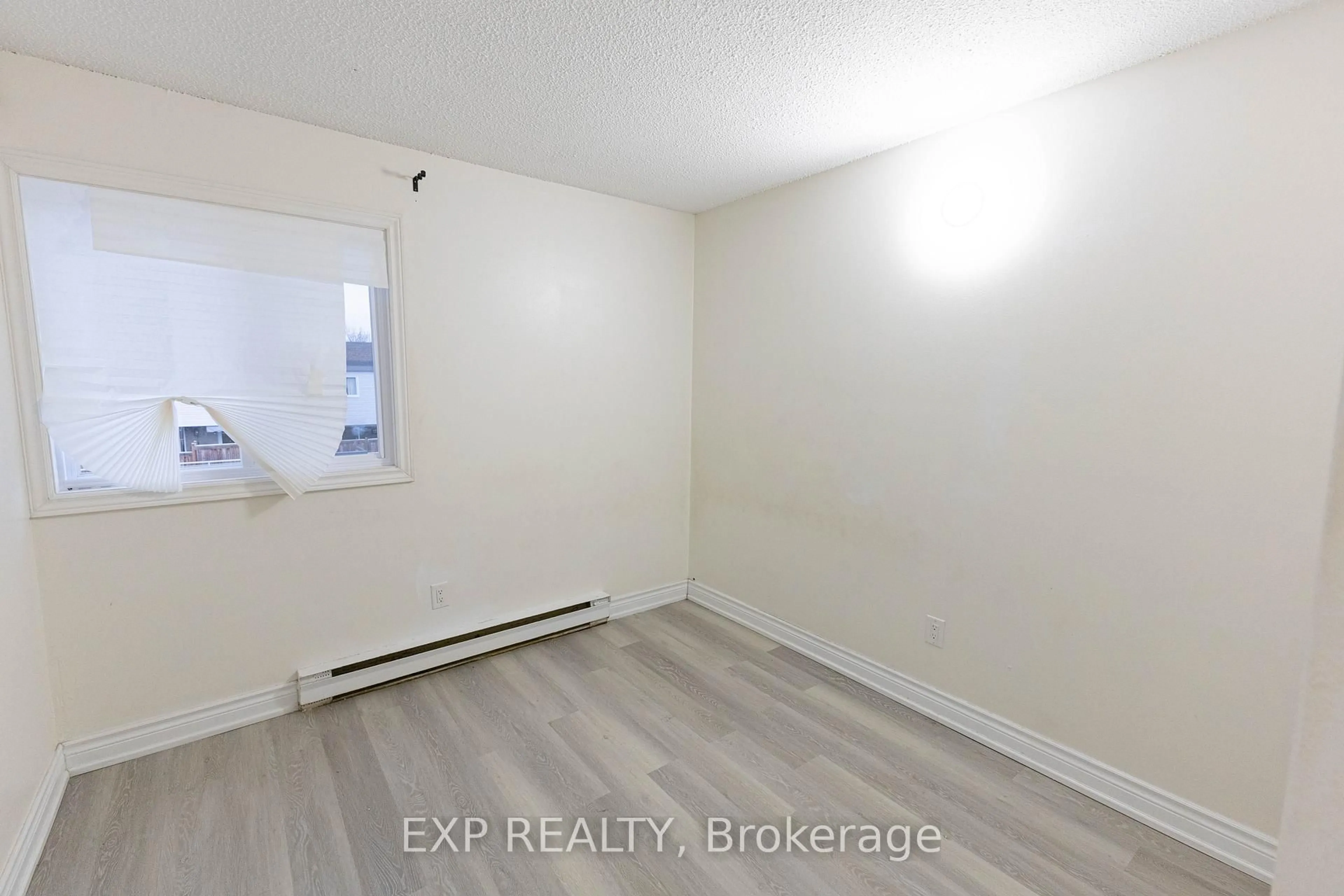 A pic of a room for 248 Milestone Cres #120, Aurora Ontario L4G 3M2