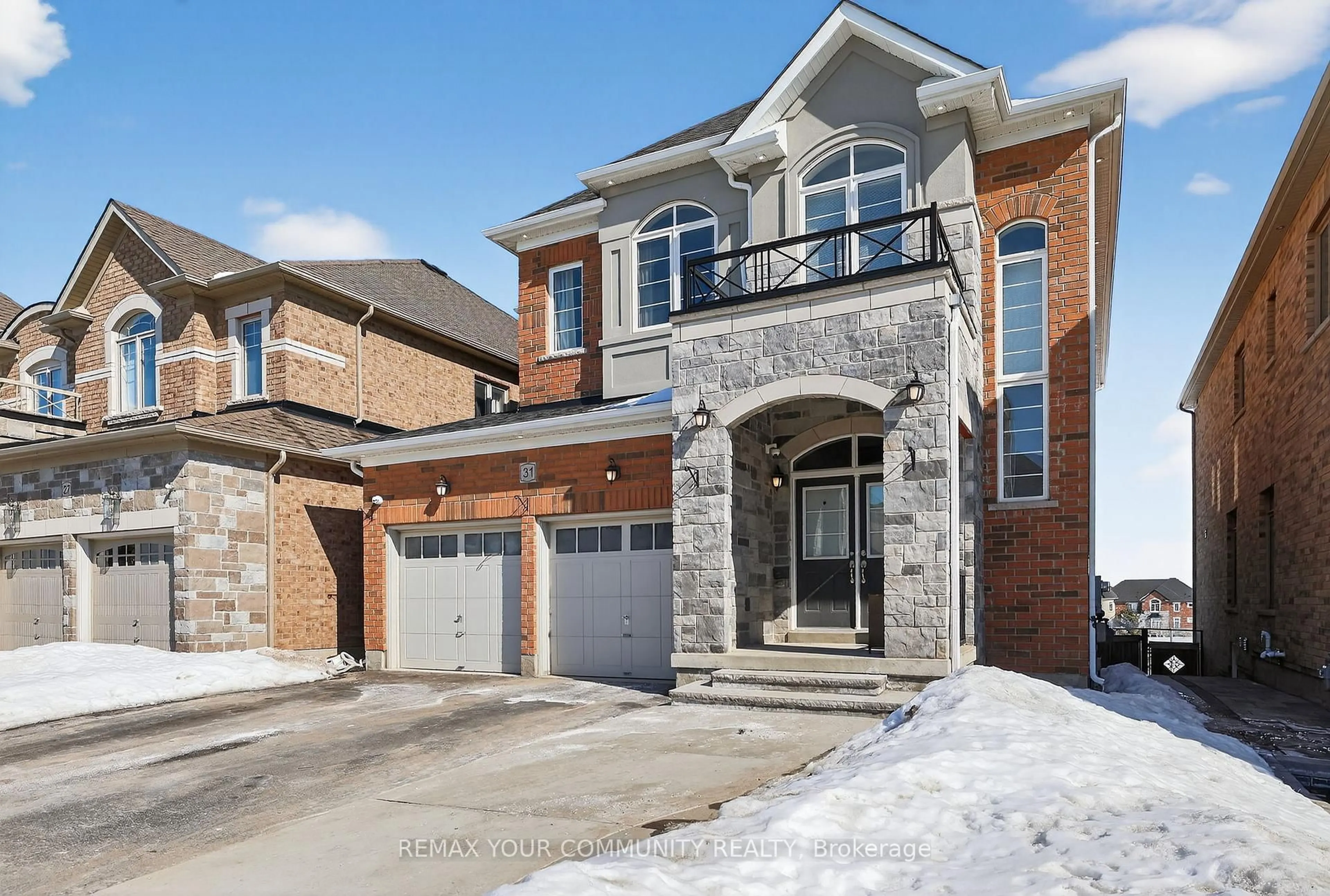 Home with brick exterior material, street for 31 Tay Blvd, Bradford West Gwillimbury Ontario L3Z 0W5