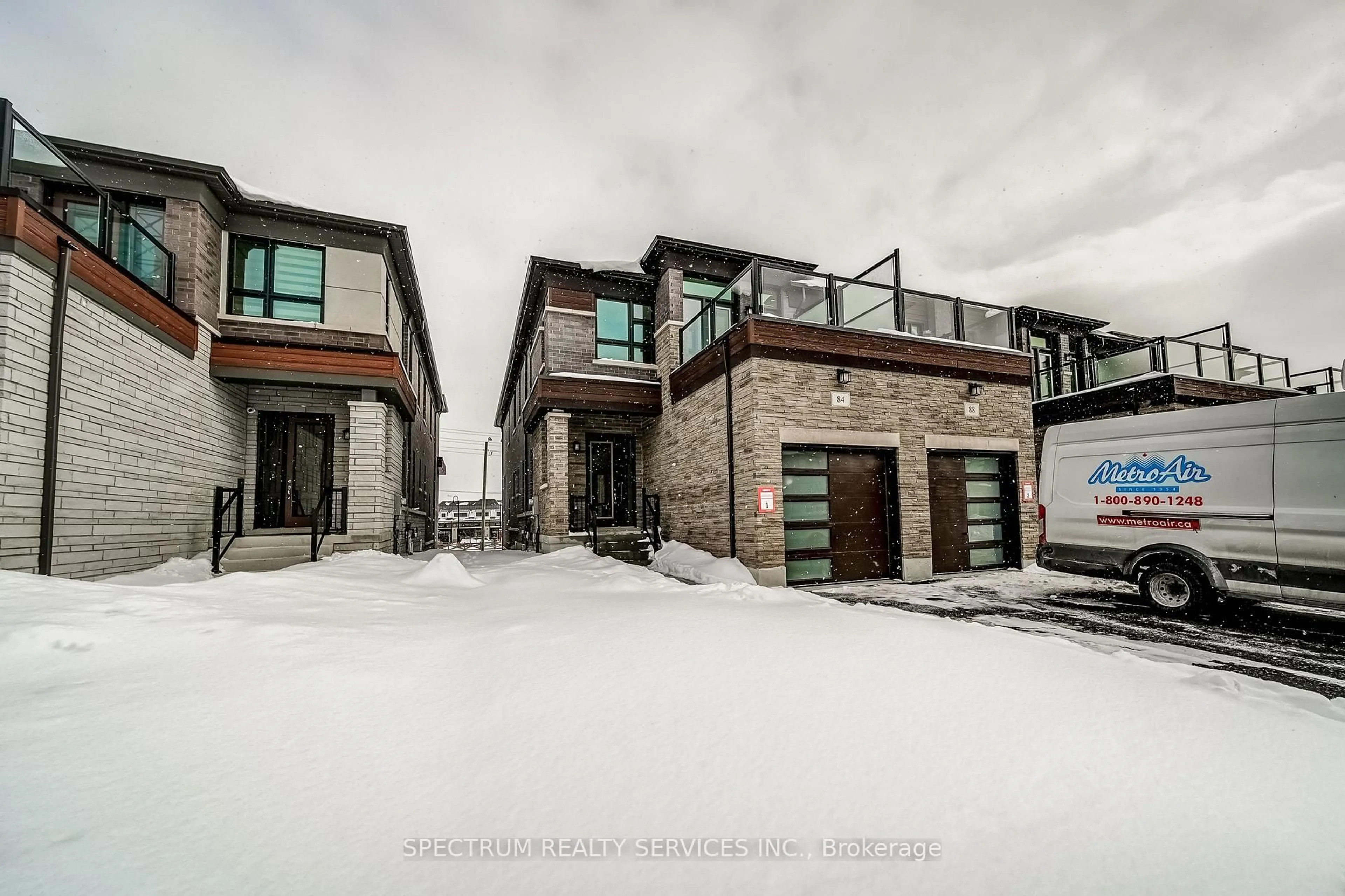 Unknown for 84 Adario Cres, Vaughan Ontario L4H 4P7