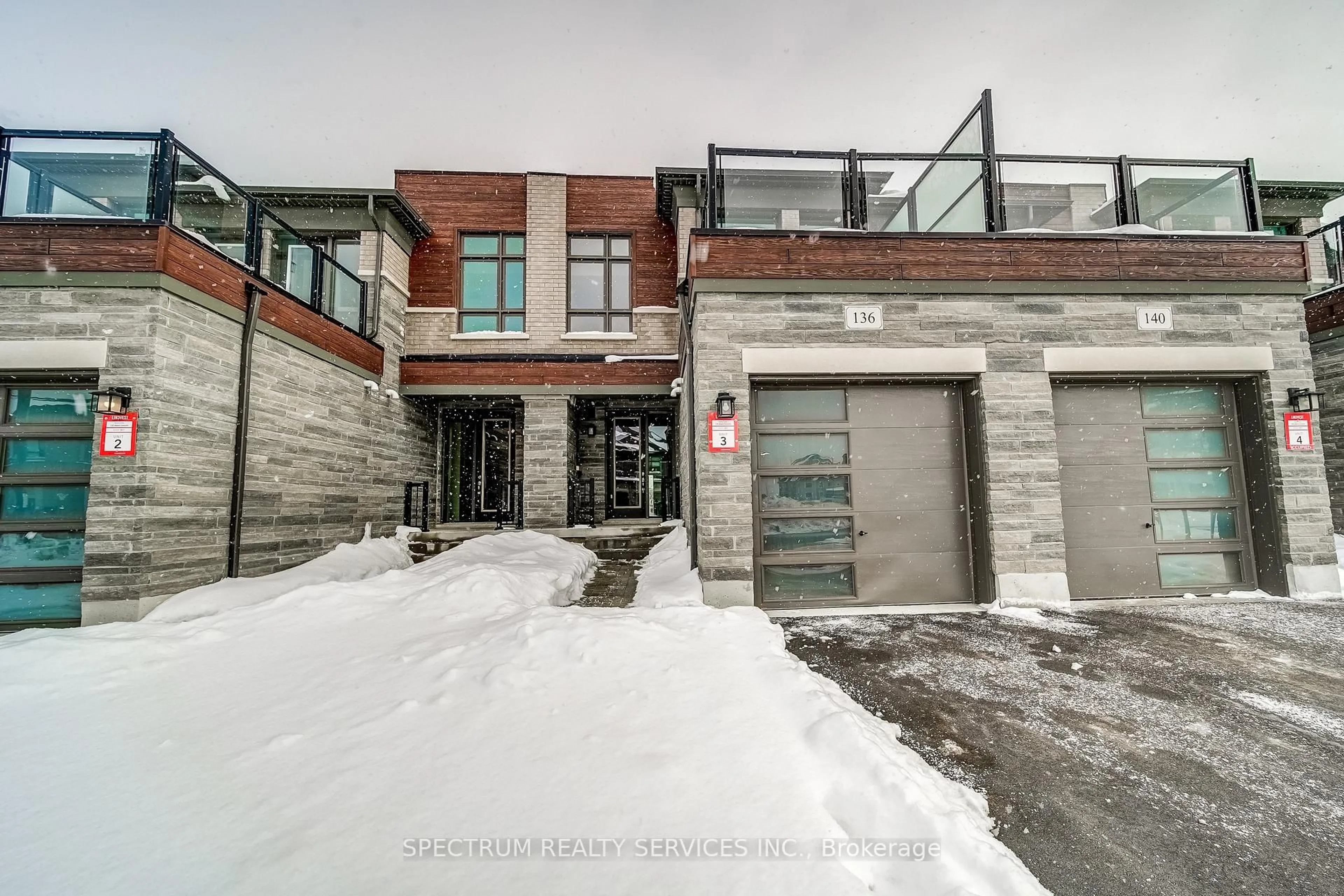 Unknown for 136 Adario Cres, Vaughan Ontario L4H 4P7