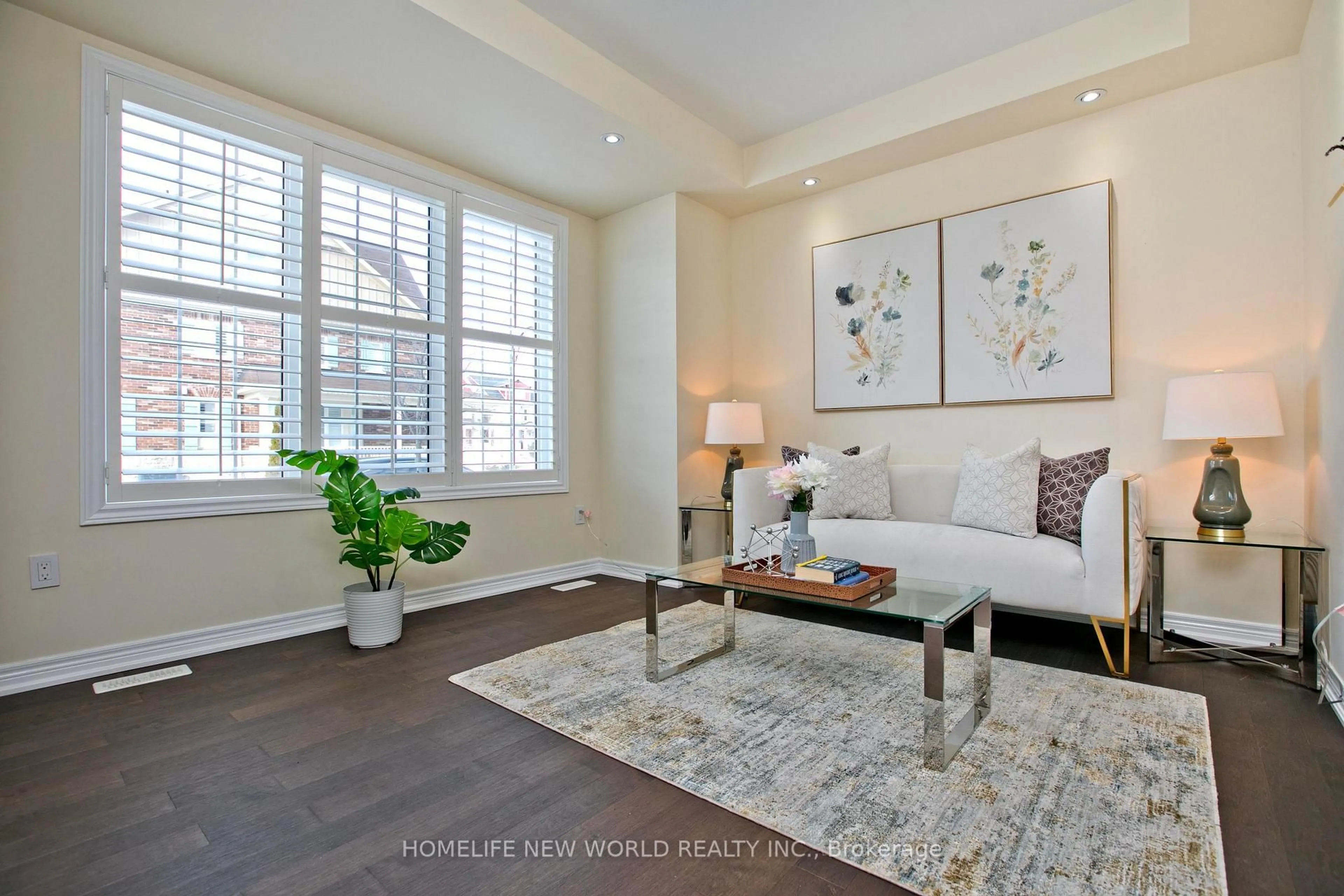 Living room with furniture, unknown for 45 Demott Ave, Markham Ontario L6B 0X2