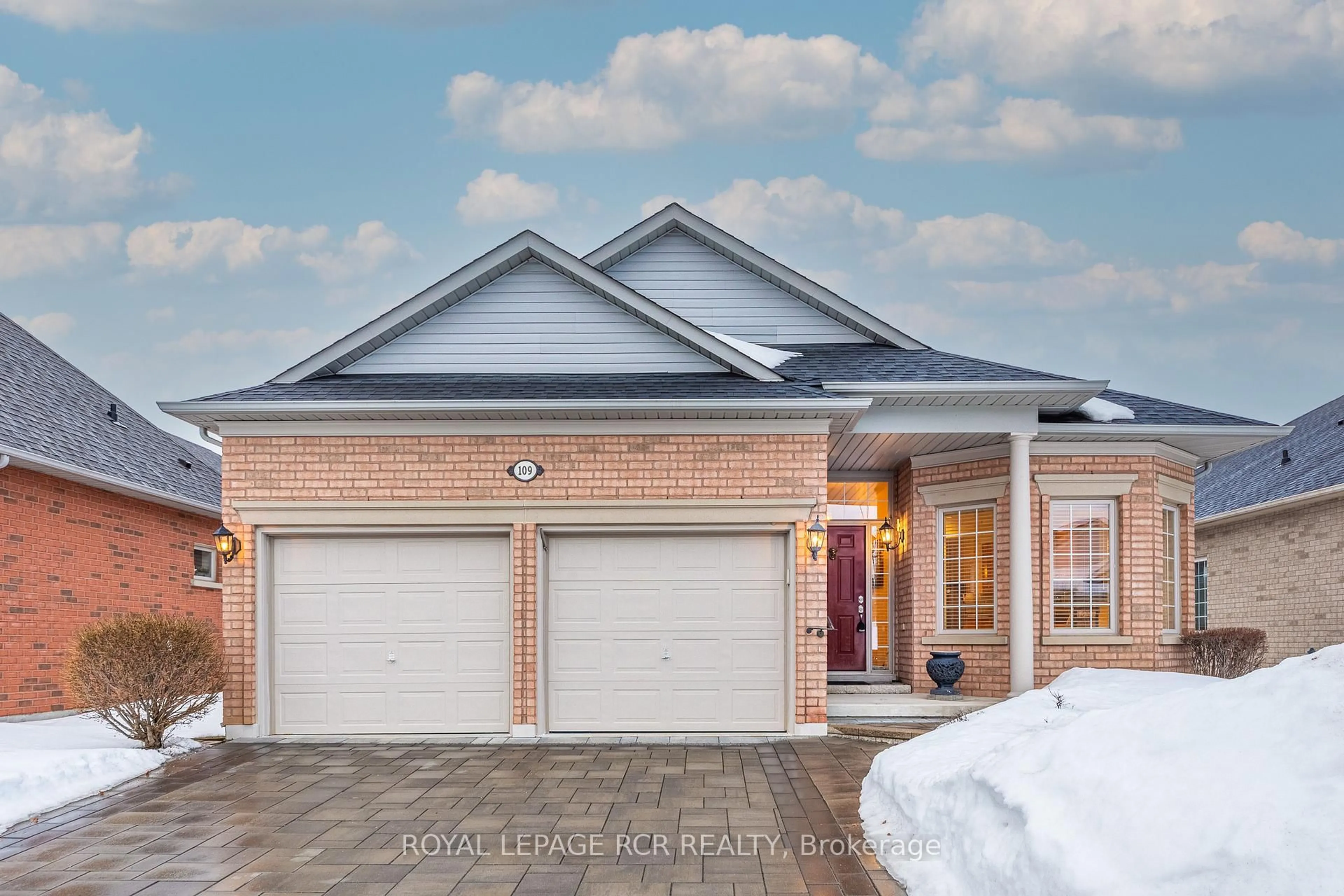 Home with brick exterior material, street for 109 Couples Gallery, Whitchurch-Stouffville Ontario L4A 1M8