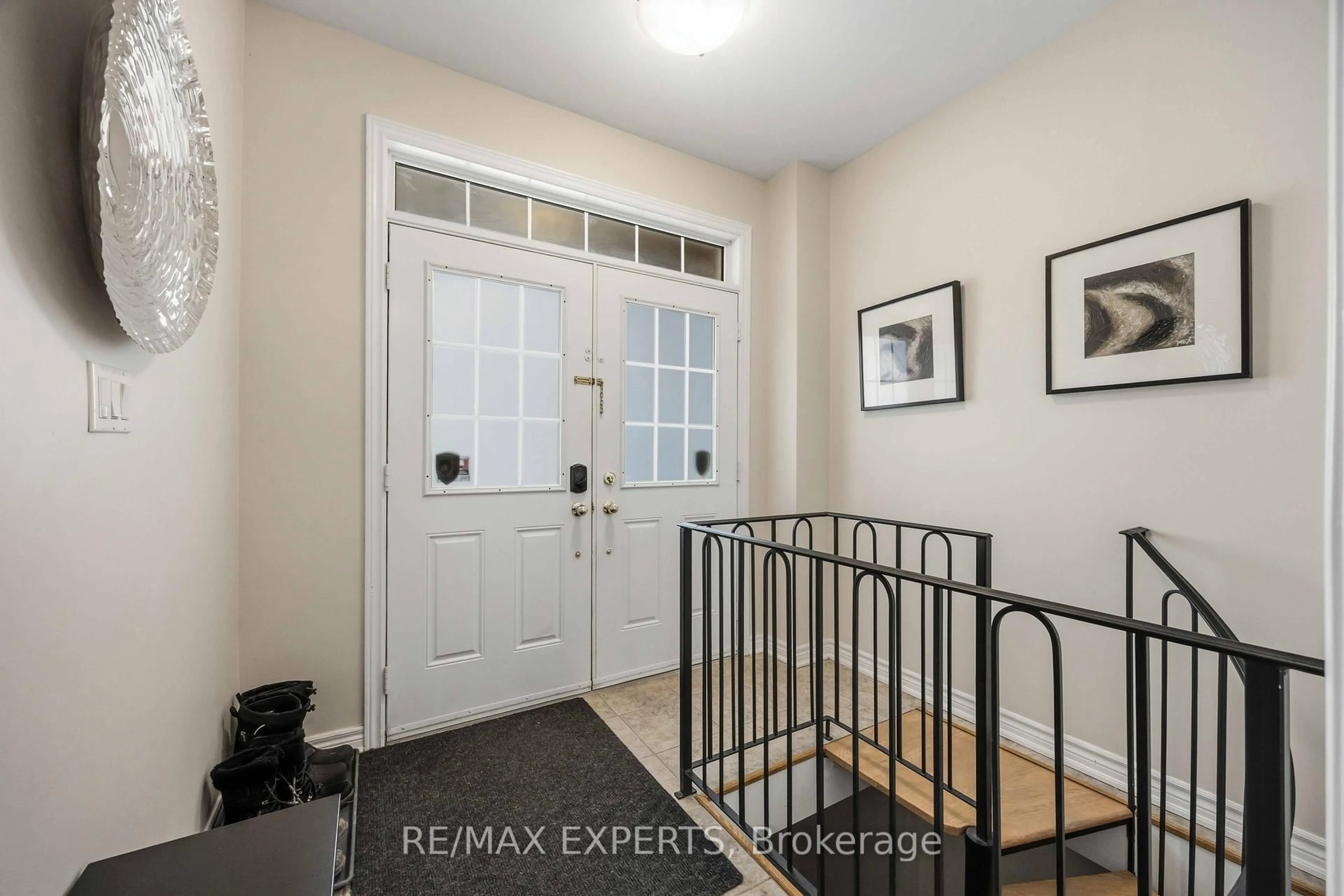 Indoor entryway for 19 Shelbourne Dr, Vaughan Ontario L4H 0K6