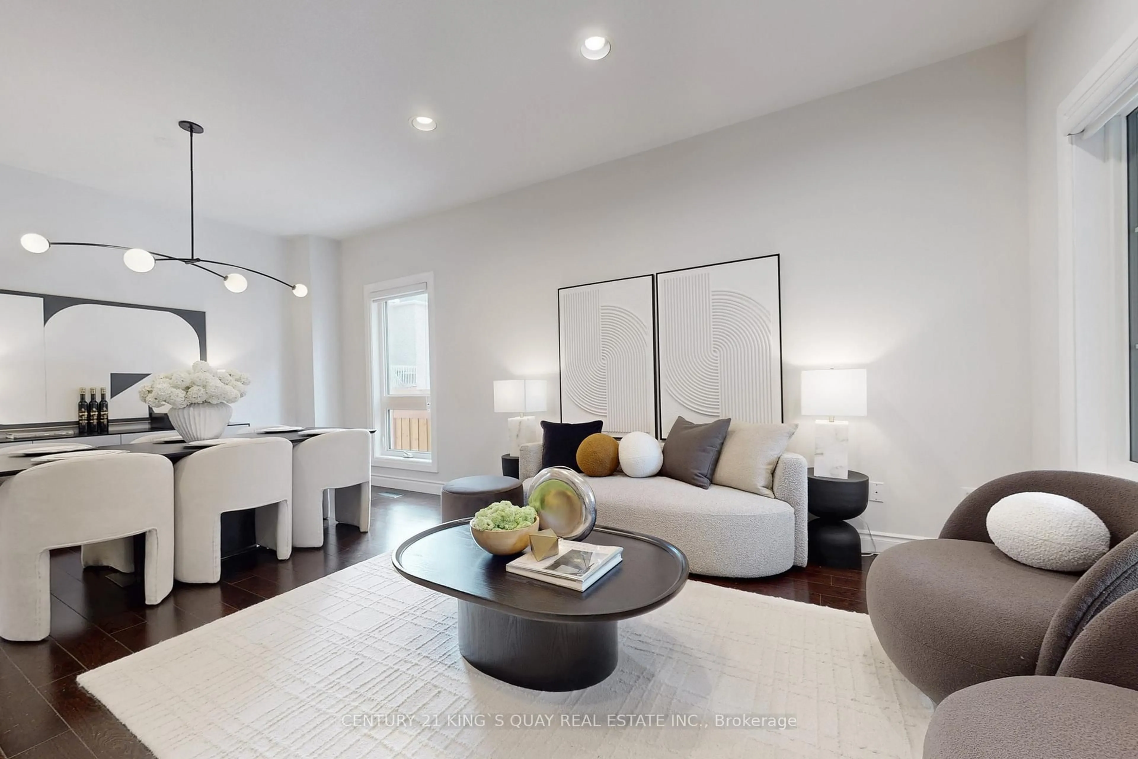 Living room with furniture, unknown for 92 Canterfield Clse, Markham Ontario L3P 7W1