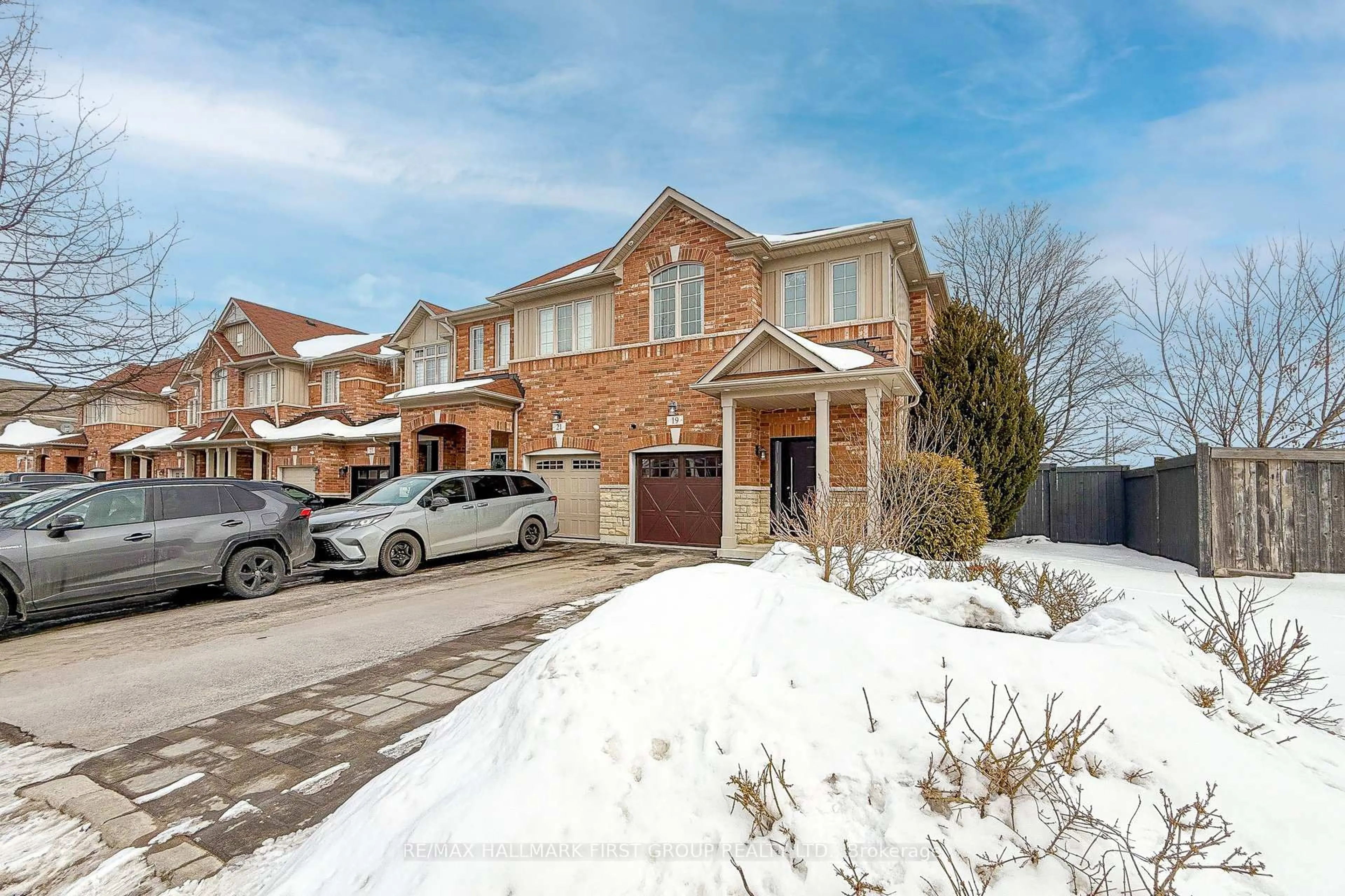 Home with brick exterior material, street for 19 Waterlily Tr, King Ontario L0G 1T0