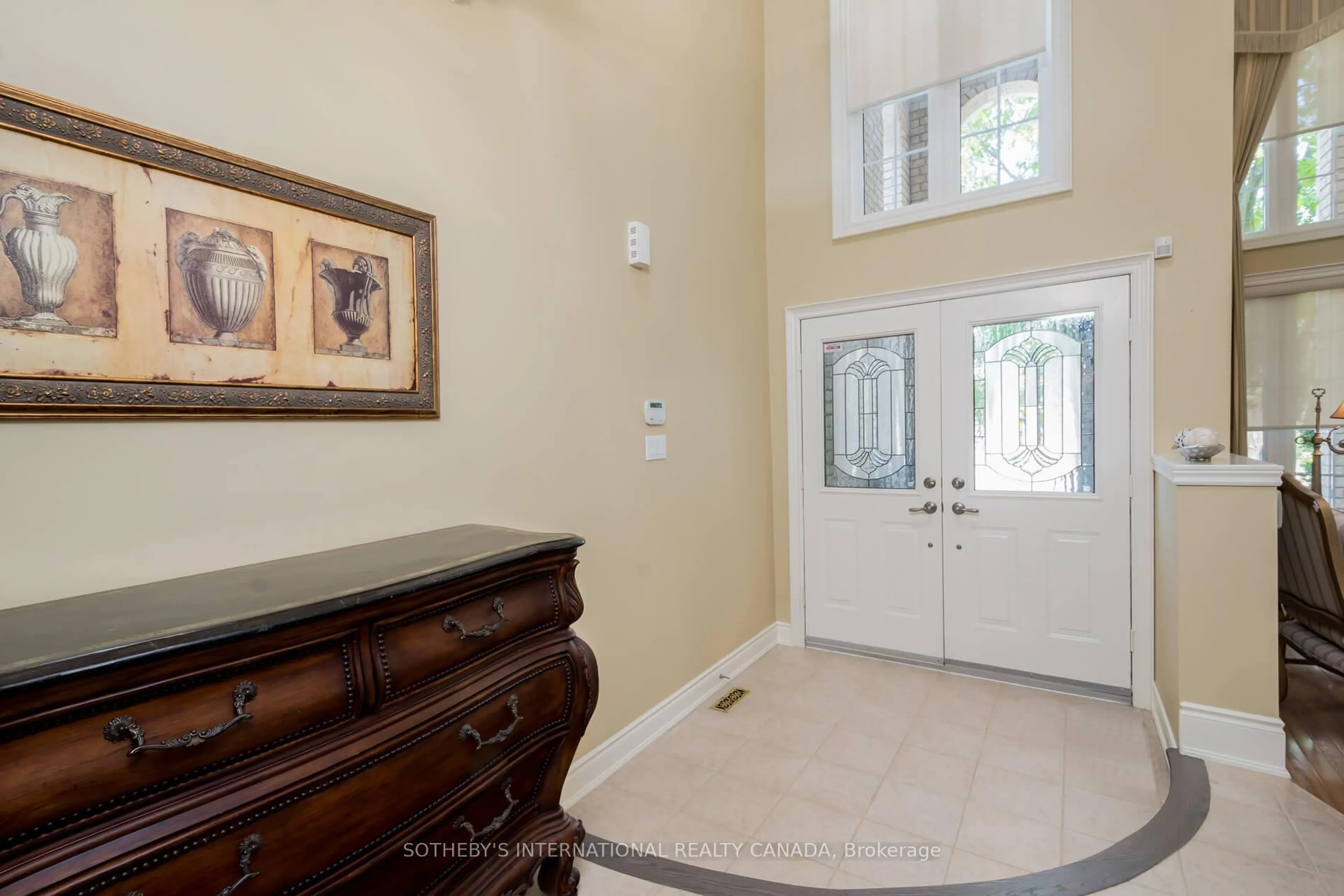 Indoor entryway for 16 Saint Clare Blvd, Vaughan Ontario L4H 2A2