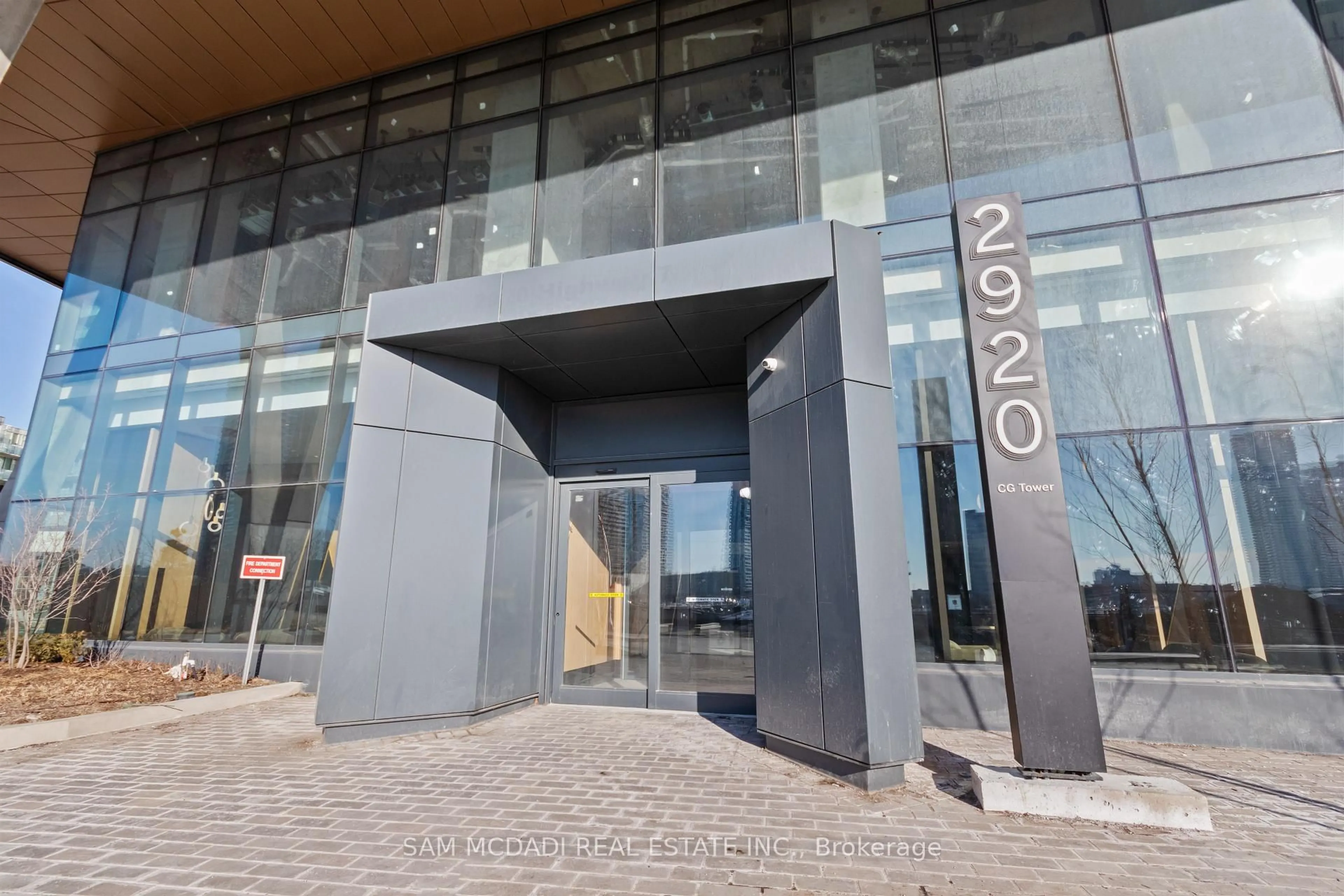 Indoor foyer for 2920 Highway 7 #3704, Vaughan Ontario L4K 0P4