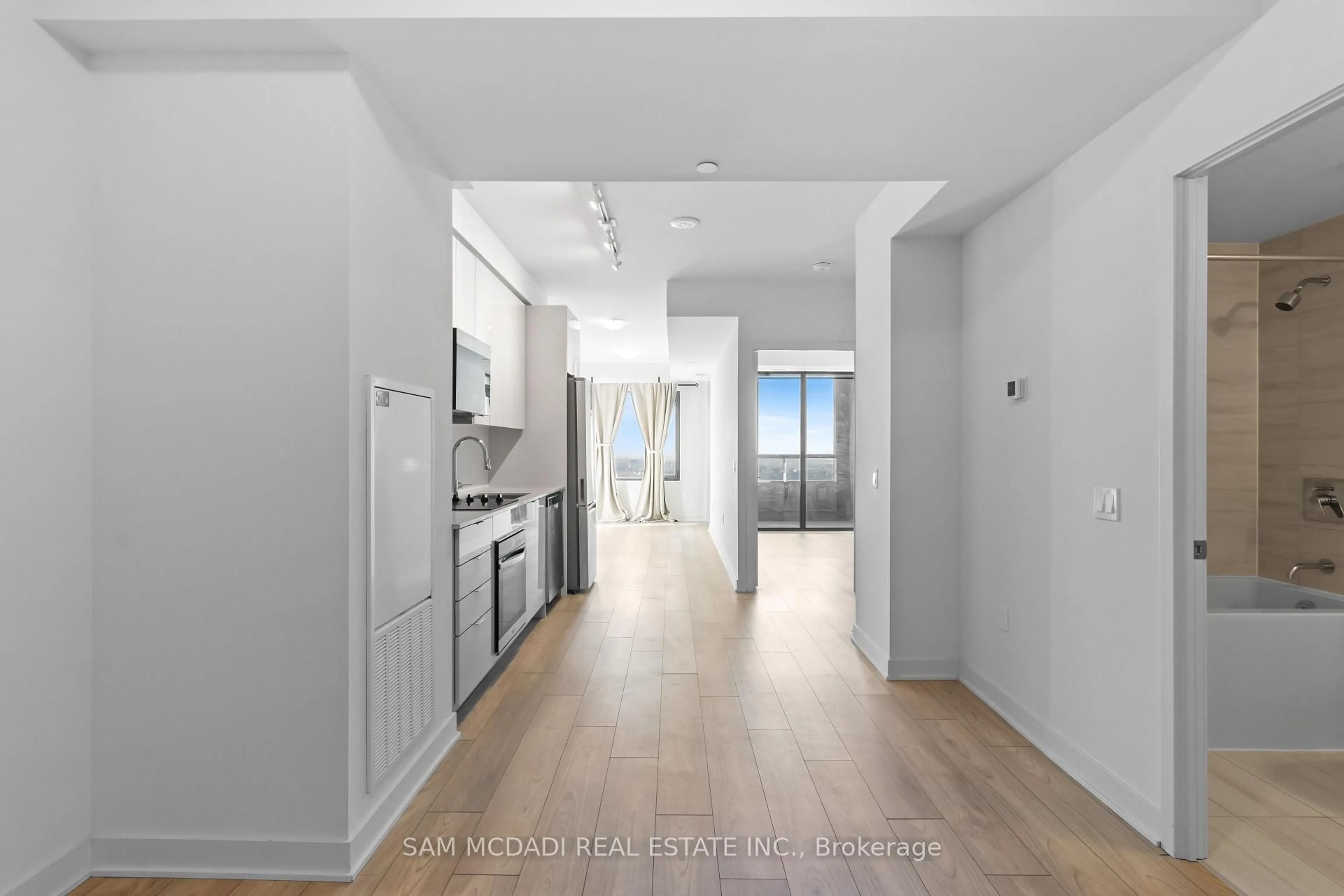 Indoor entryway for 2920 Highway 7 #3704, Vaughan Ontario L4K 0P4