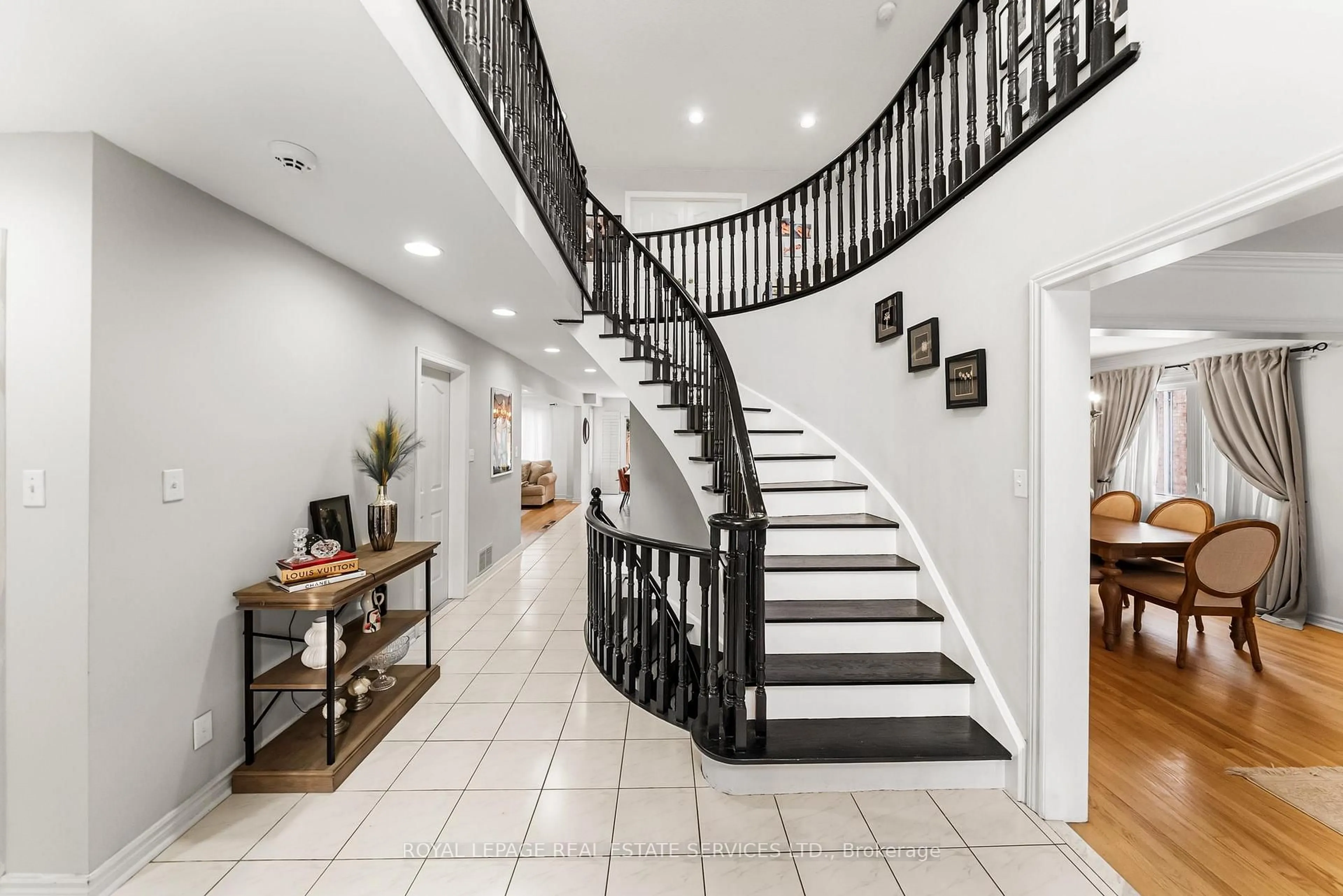 Unknown for 27 Savoy Cres, Vaughan Ontario L4J 7W3