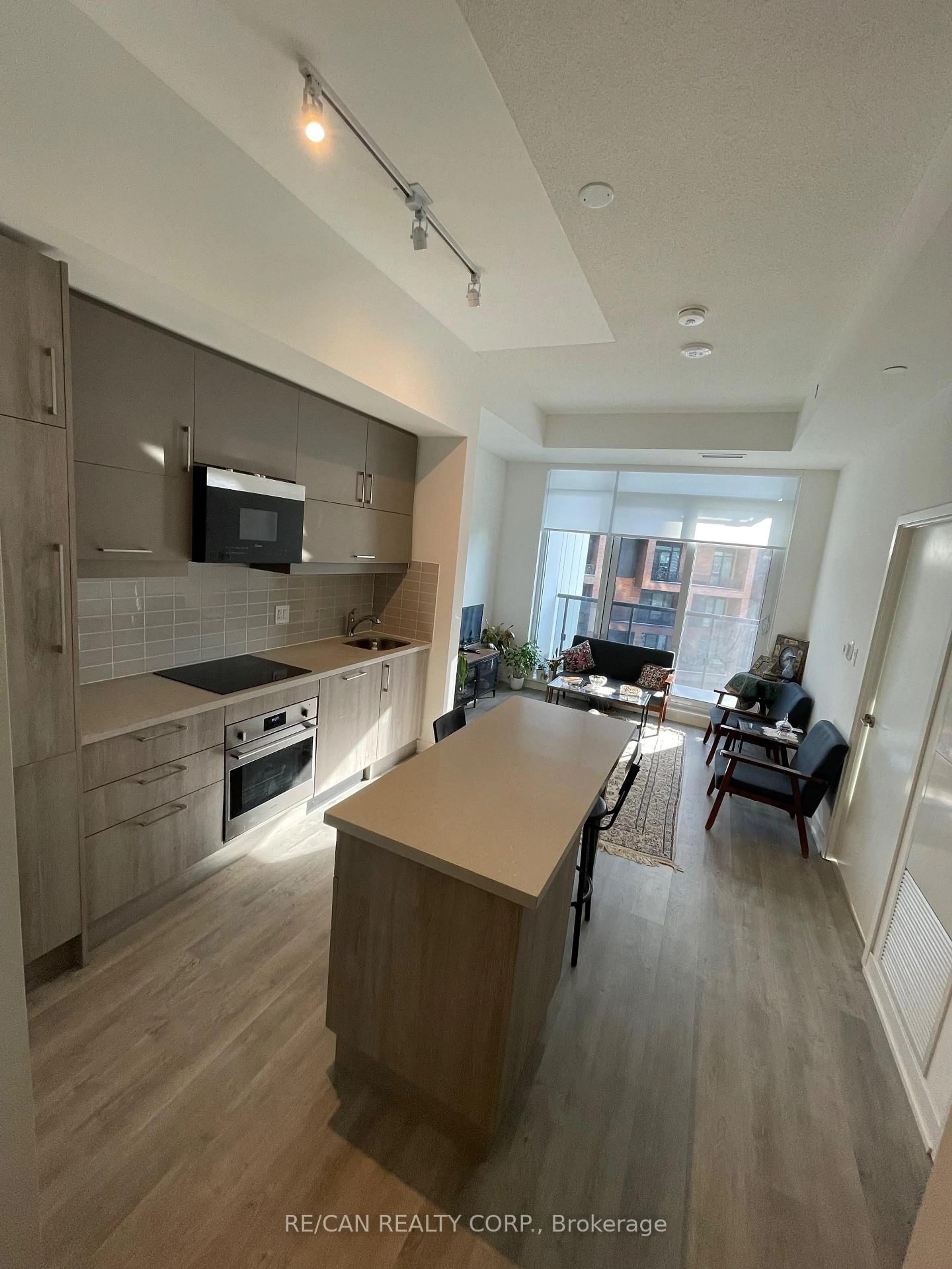 Open concept kitchen, wood/laminate floor for 292 VERDALE Crossing #(BUILDING B) UNIT 1002, Markham Ontario L6G 0H6