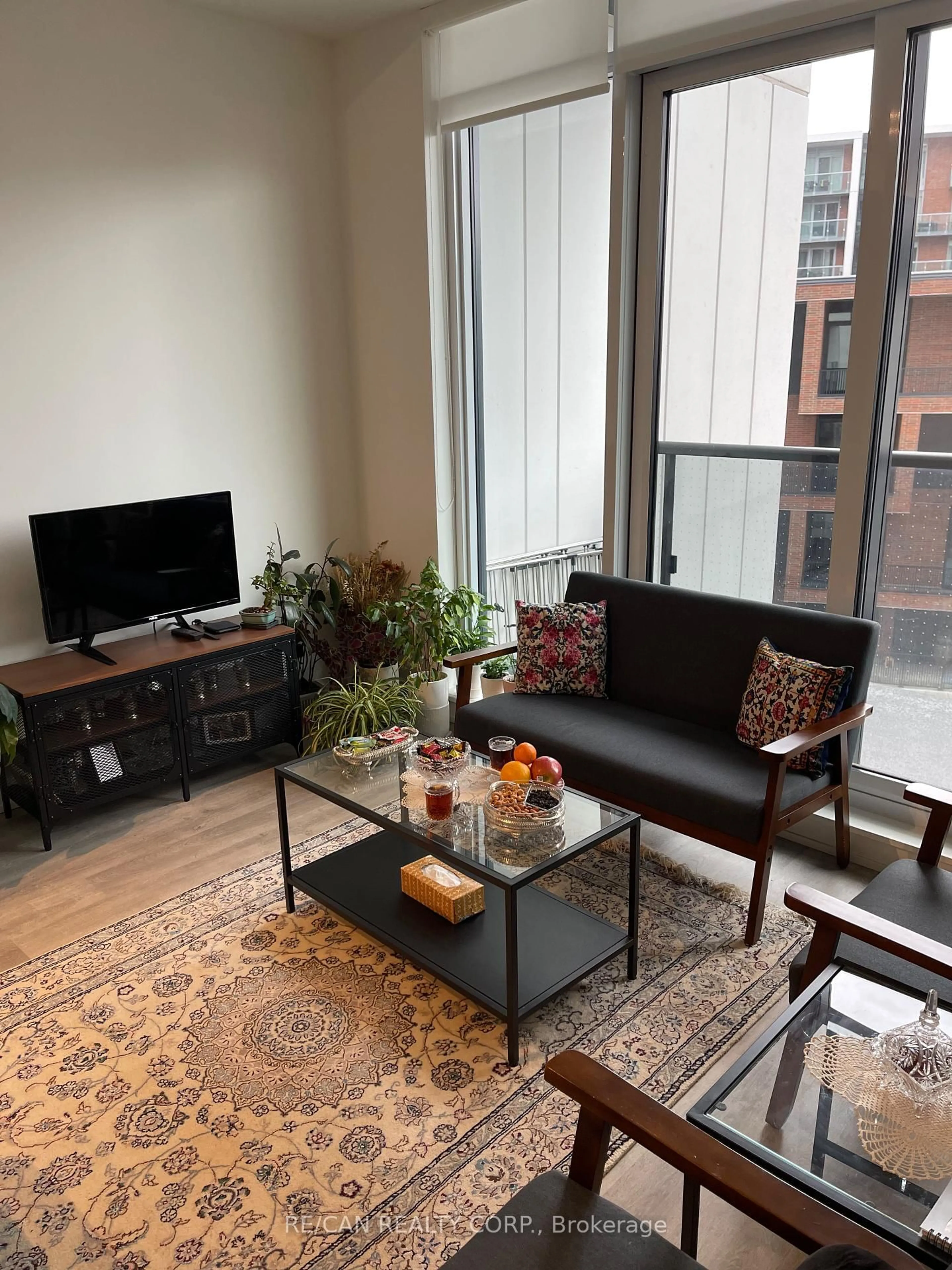 Living room with furniture, unknown for 292 VERDALE Crossing #(BUILDING B) UNIT 1002, Markham Ontario L6G 0H6