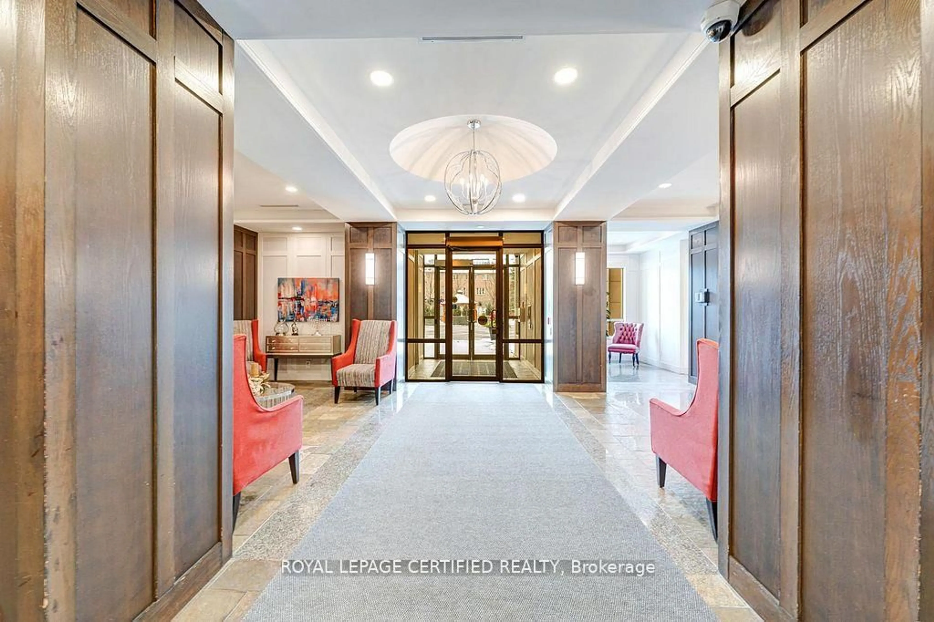 Indoor foyer for 29 Northern Hts #606, Richmond Hill Ontario L4B 4L8