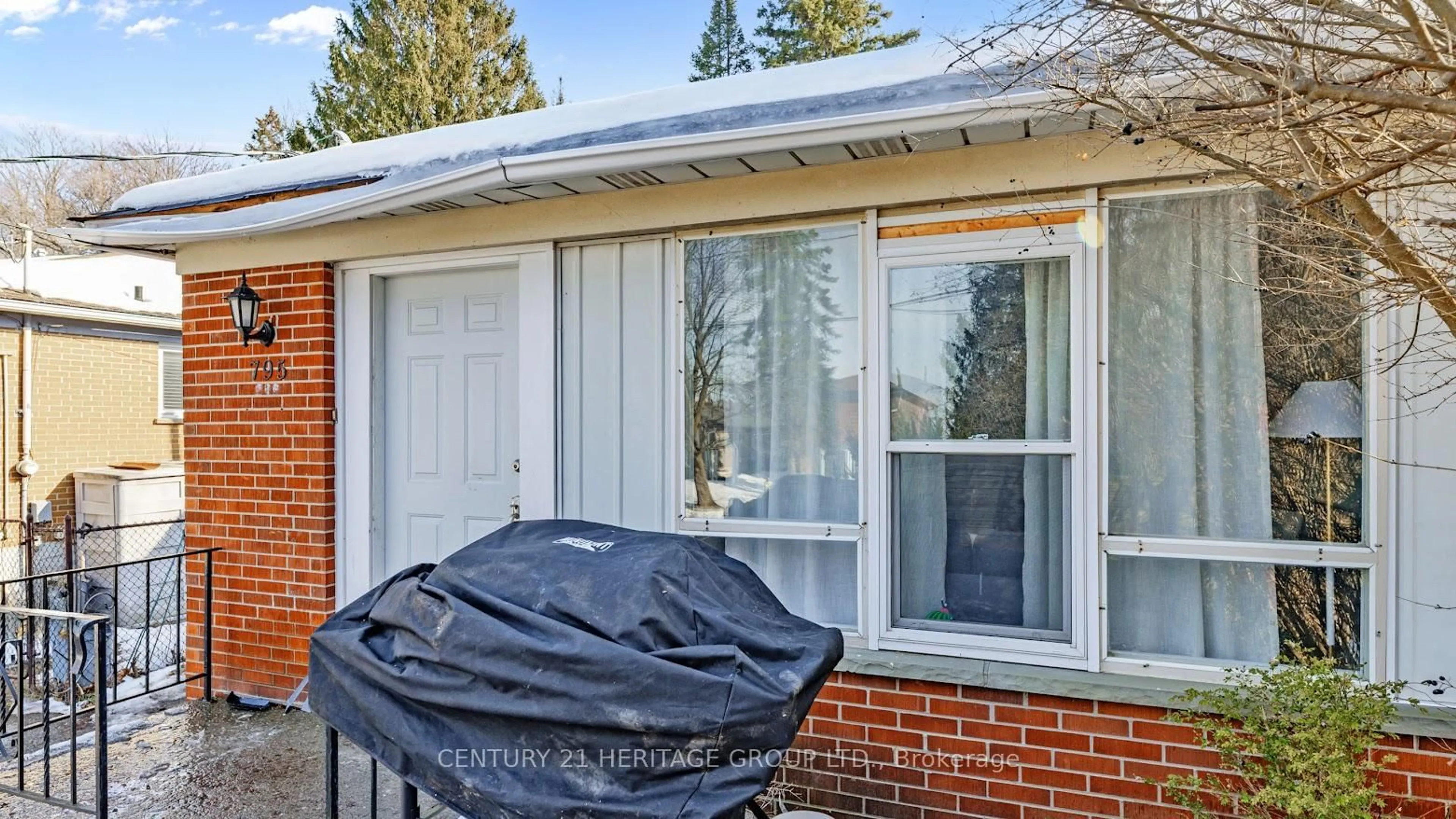 Unknown for 795 Greenfield Cres, Newmarket Ontario L3Y 3B2