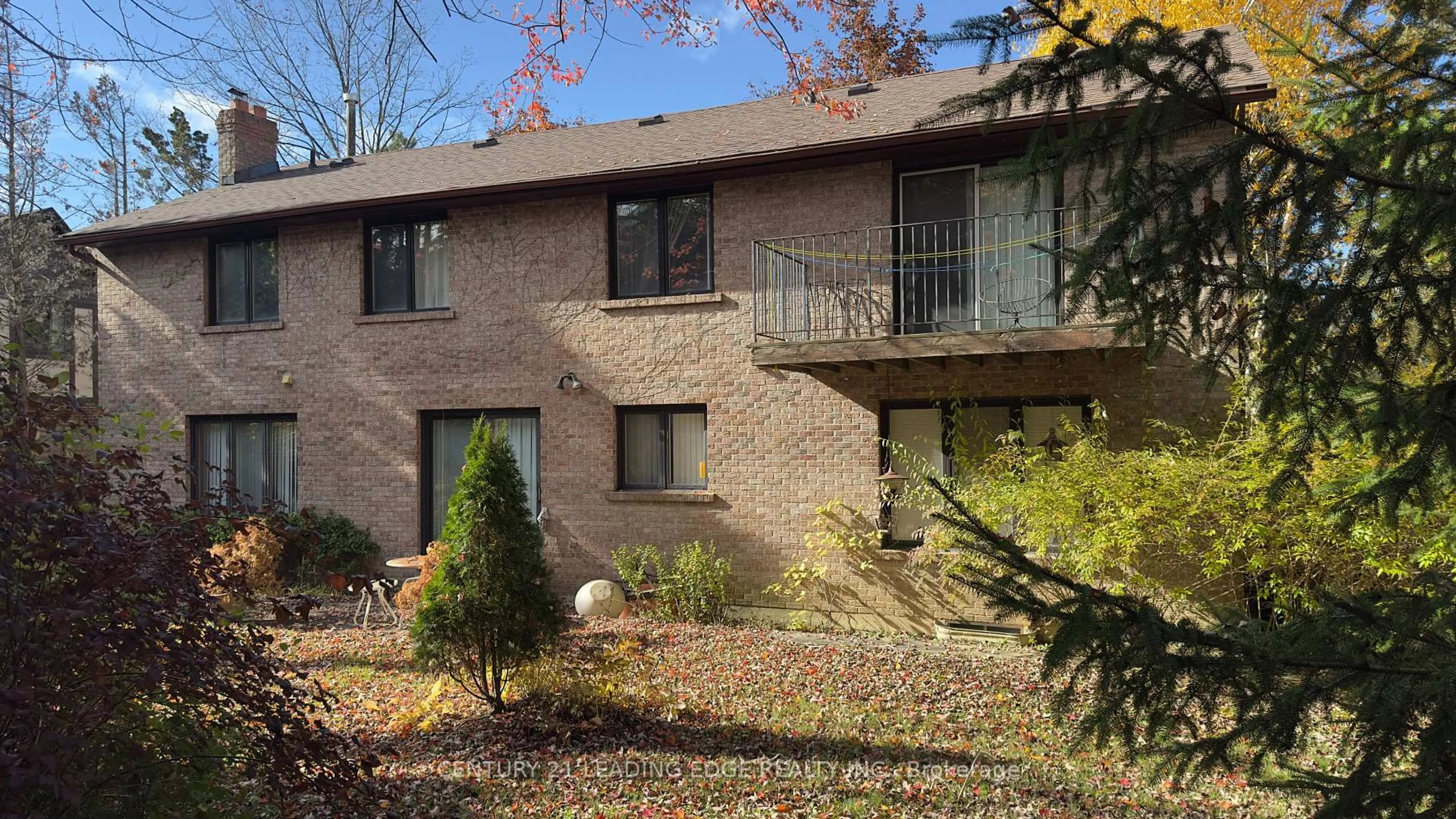 Home with brick exterior material, street for 117 WESTWOOD Lane, Richmond Hill Ontario L4C 6X8