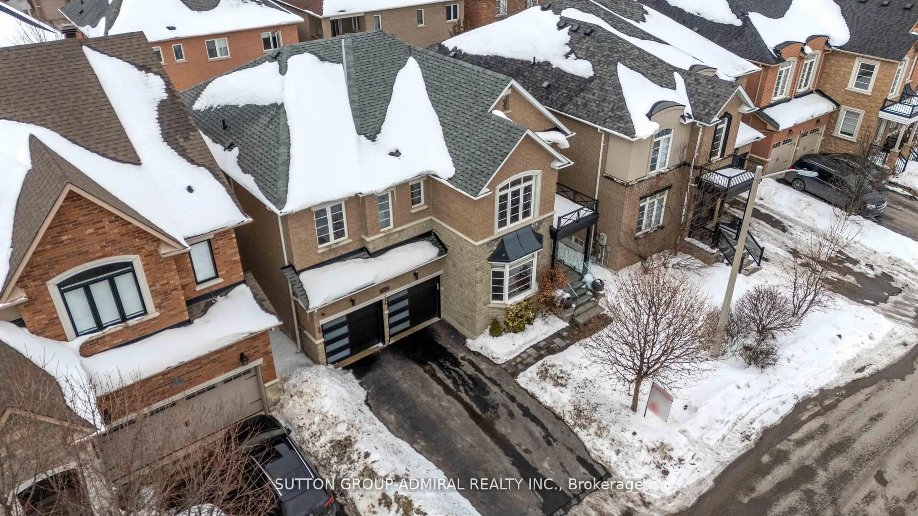 A pic from outside/outdoor area/front of a property/back of a property/a pic from drone, street for 76 Cezanne Tr, Vaughan Ontario L4J 9B9
