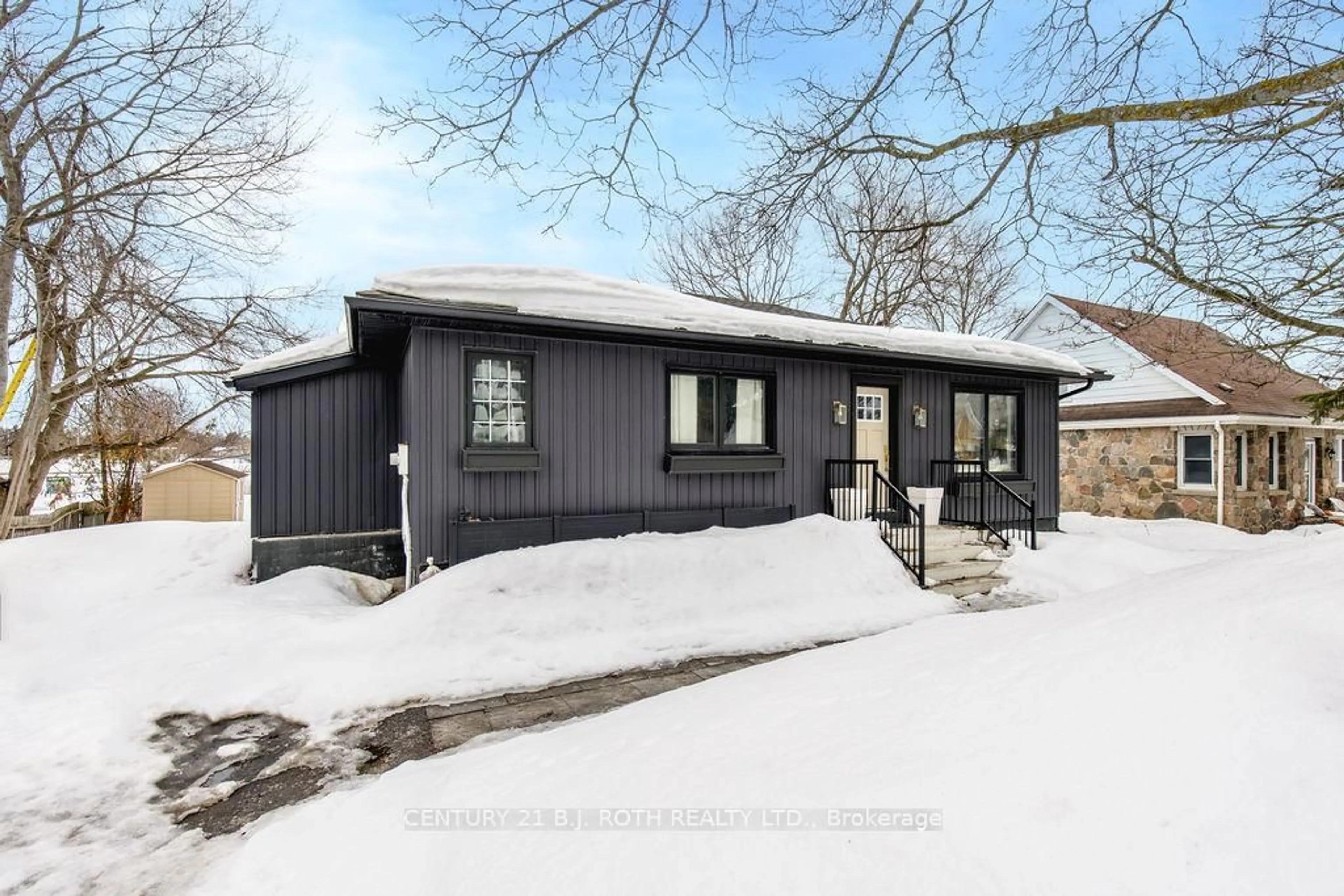 Unknown for 7845 YONGE St, Innisfil Ontario L9S 1K8