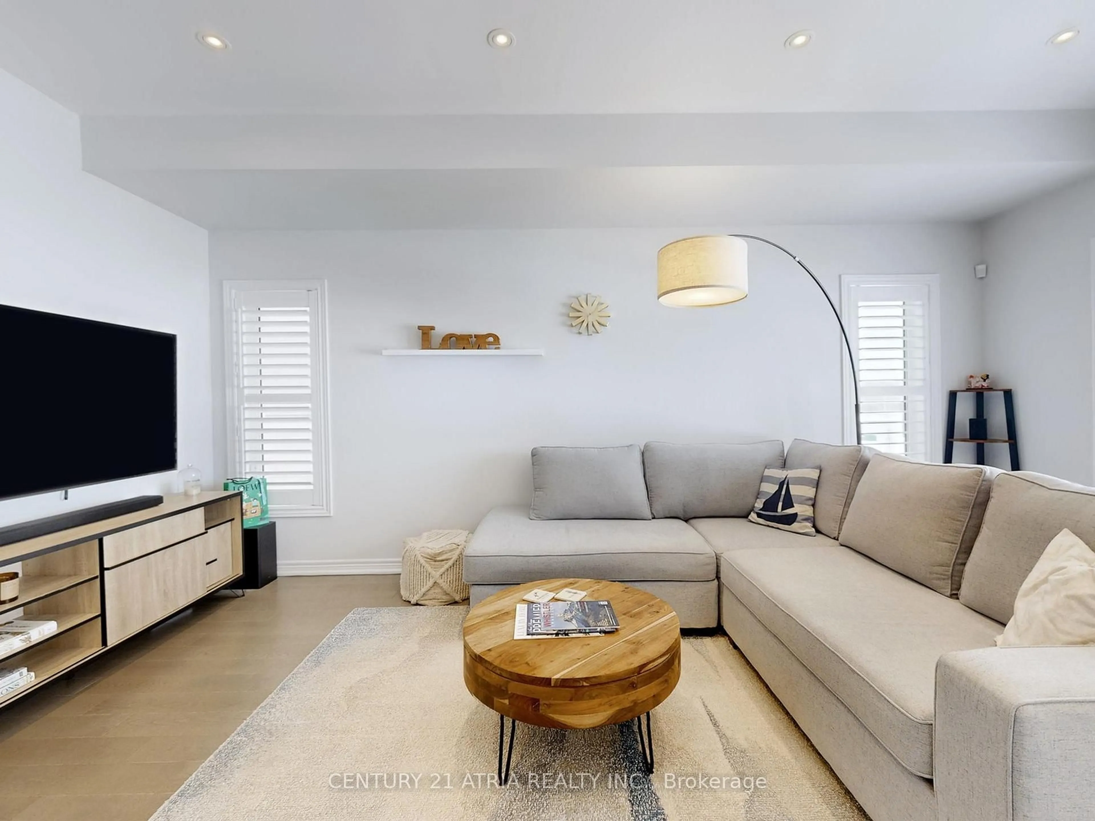 Living room with furniture, unknown for 46 Campobello St, Vaughan Ontario L6A 5B3