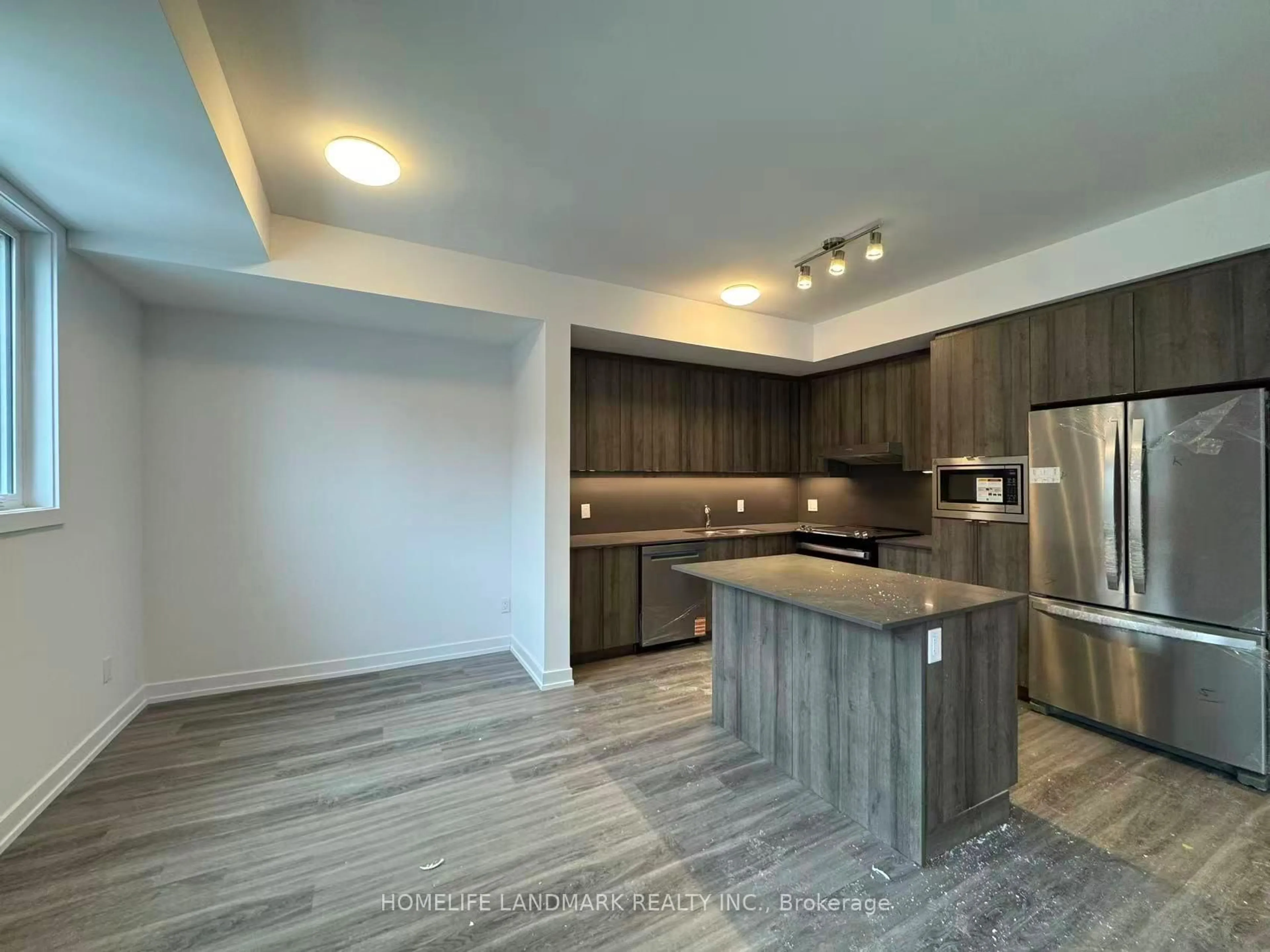 Open concept kitchen, unknown for 15 Kerns Lane, Richmond Hill Ontario L4E 1M1