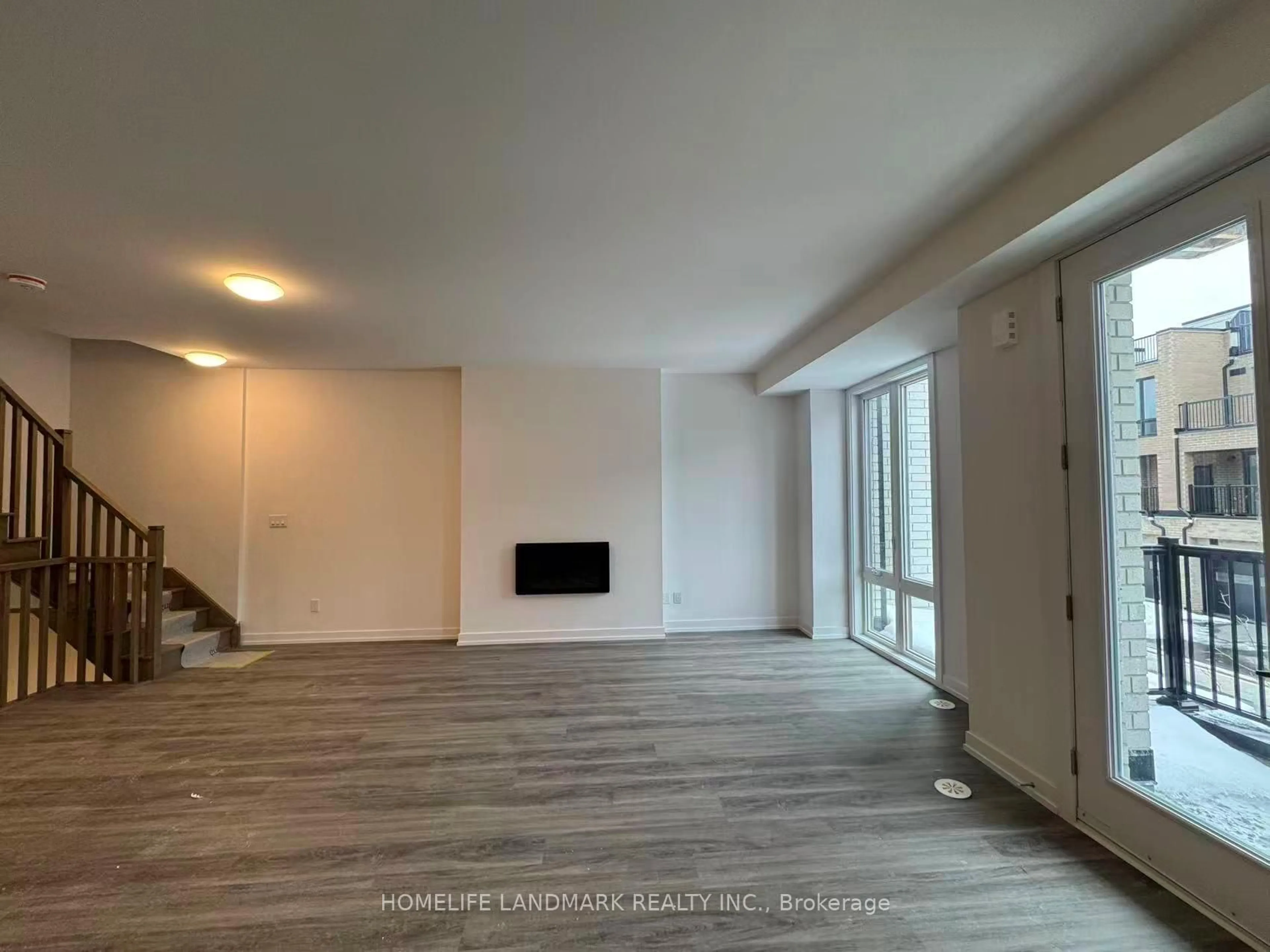 A pic of a room for 15 Kerns Lane, Richmond Hill Ontario L4E 1M1