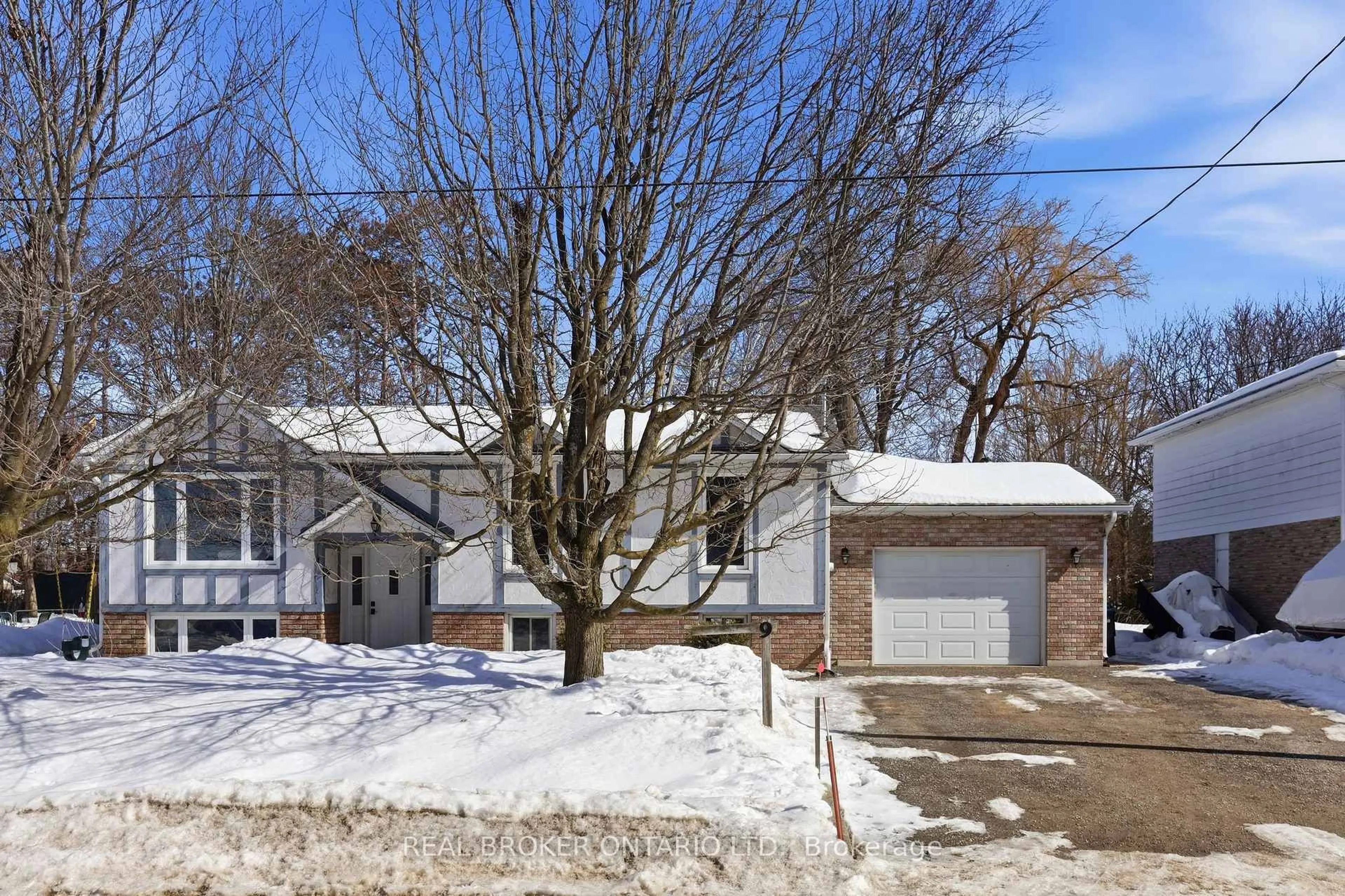 A pic from outside/outdoor area/front of a property/back of a property/a pic from drone, street for 9 Pine Park Blvd, Adjala-Tosorontio Ontario L0M 1J0