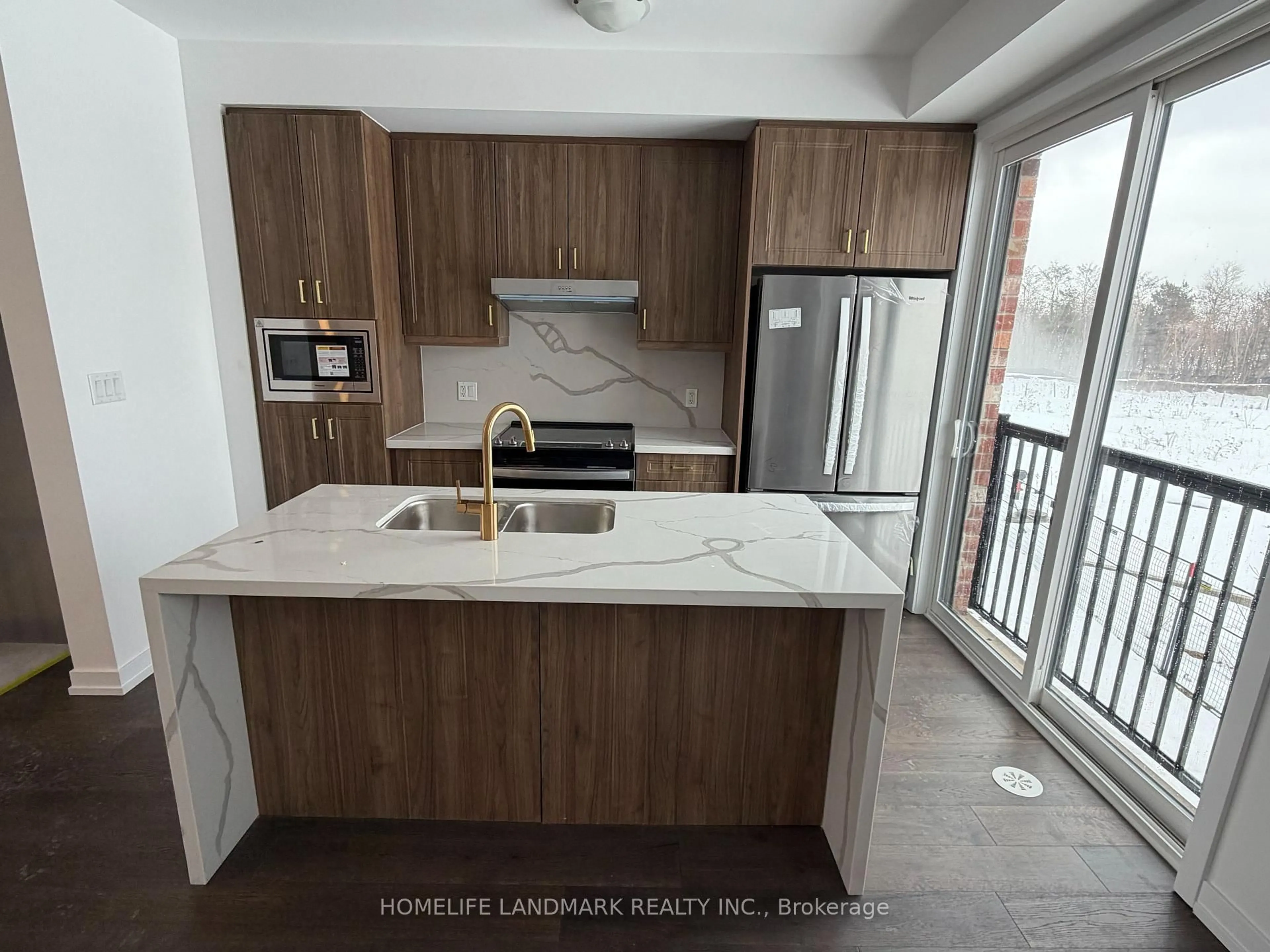 Open concept kitchen, unknown for 29 Bancroft Lane, Richmond Hill Ontario L4E 1M1