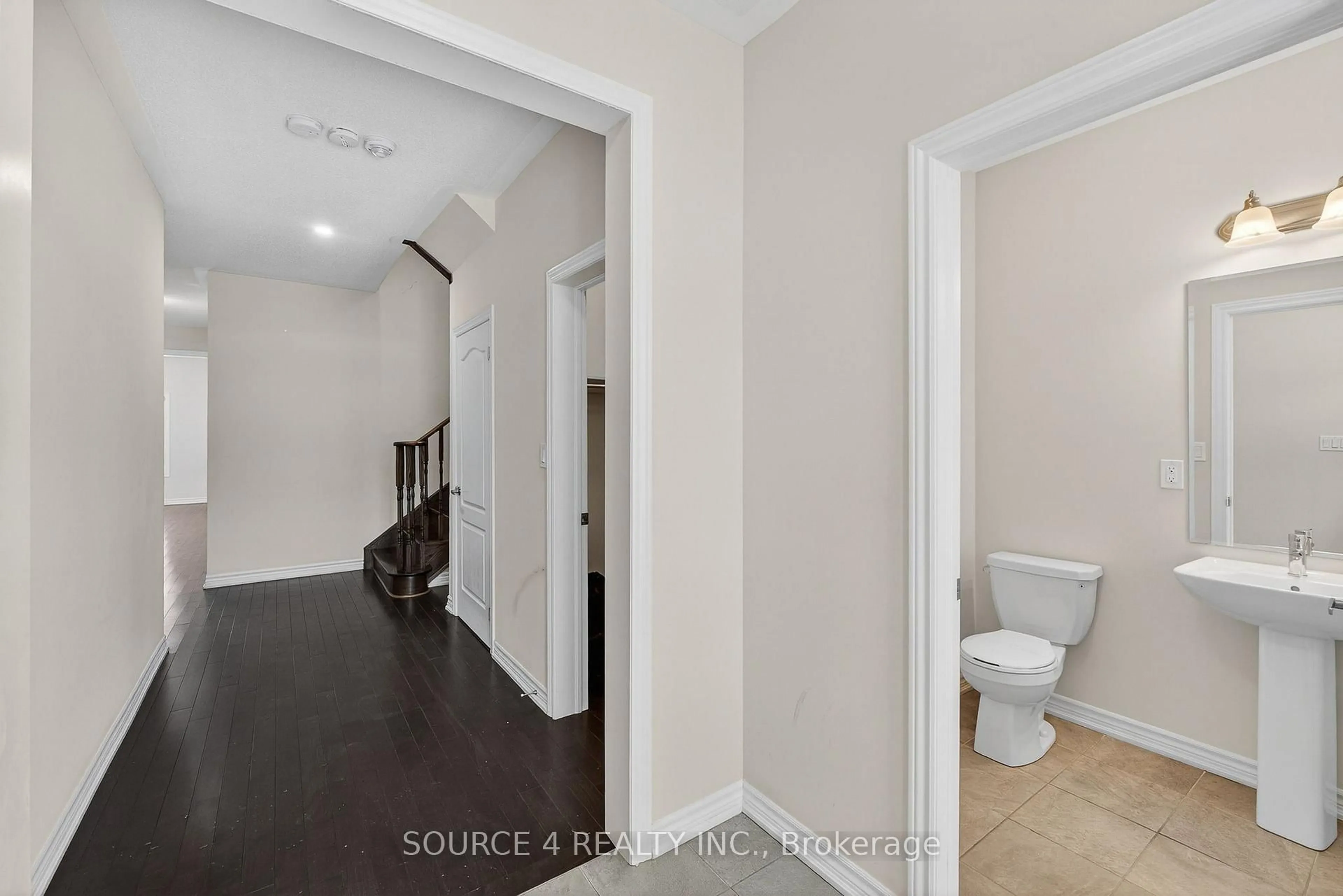 Unknown for 355 Danny Wheeler Blvd, Georgina Ontario L4P 3C8