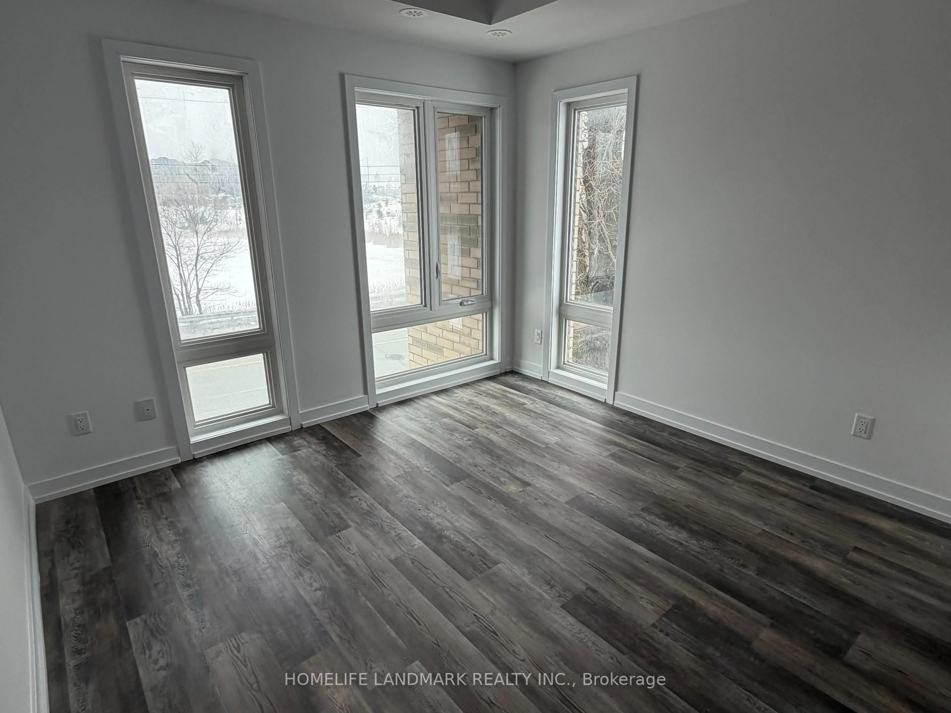 Indoor entryway for 51 Jefferson Sdrd #102, Richmond Hill Ontario L4E 1M1