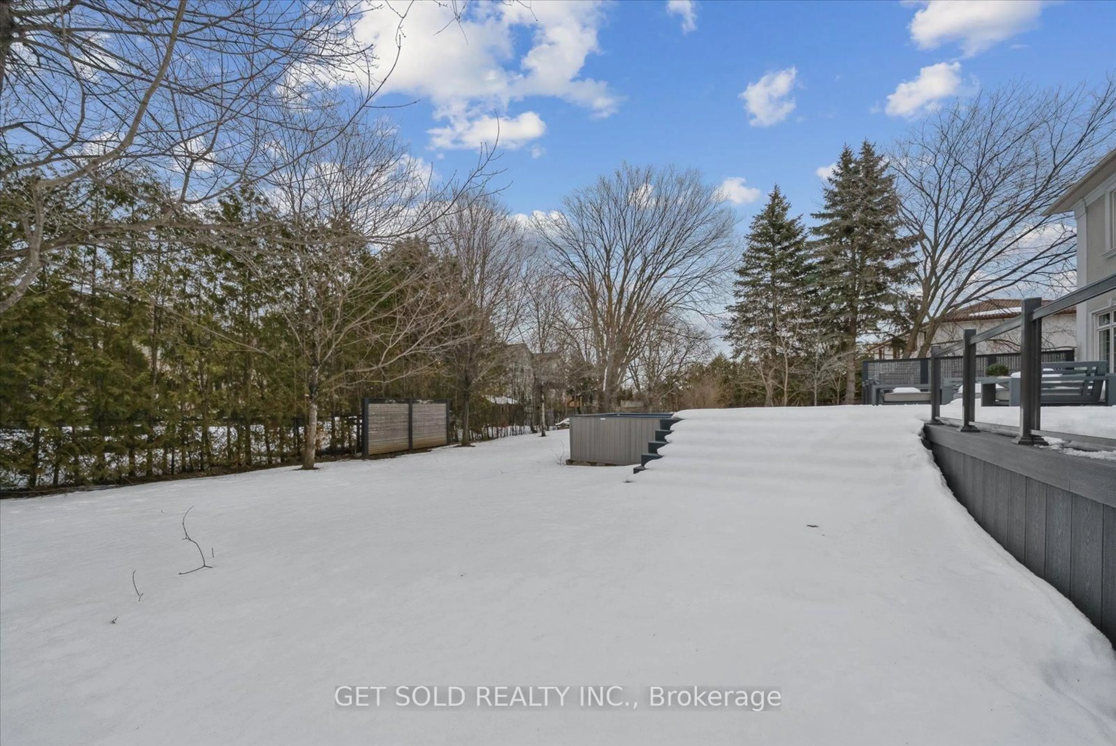 A pic from outside/outdoor area/front of a property/back of a property/a pic from drone, unknown for 8 Thornhill Ave, Vaughan Ontario L4J 1J4